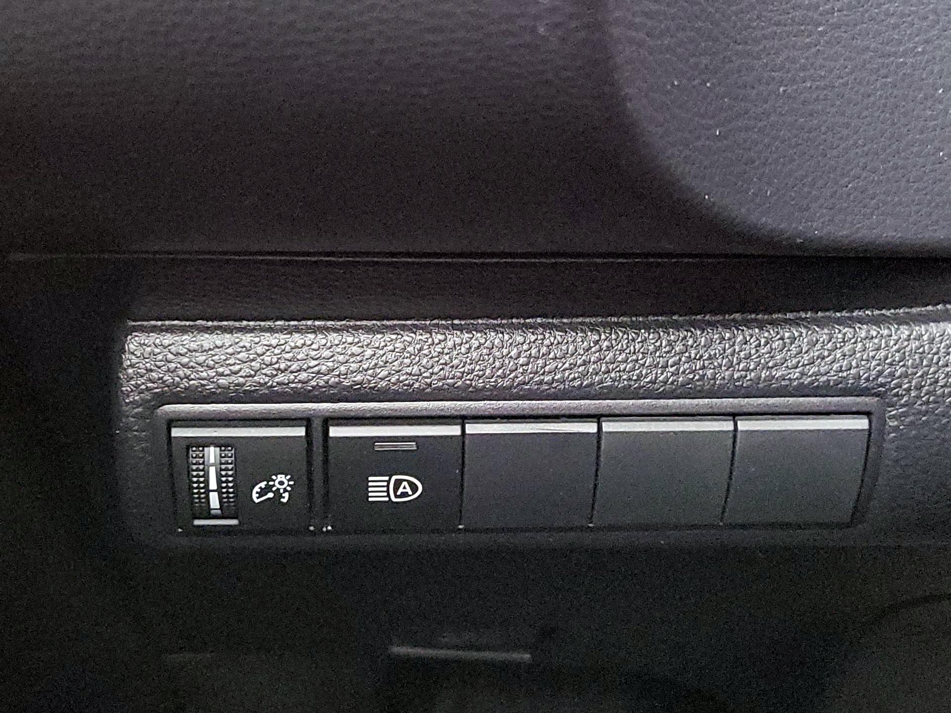 Thumbnail: 2024 Toyota Corolla - 11