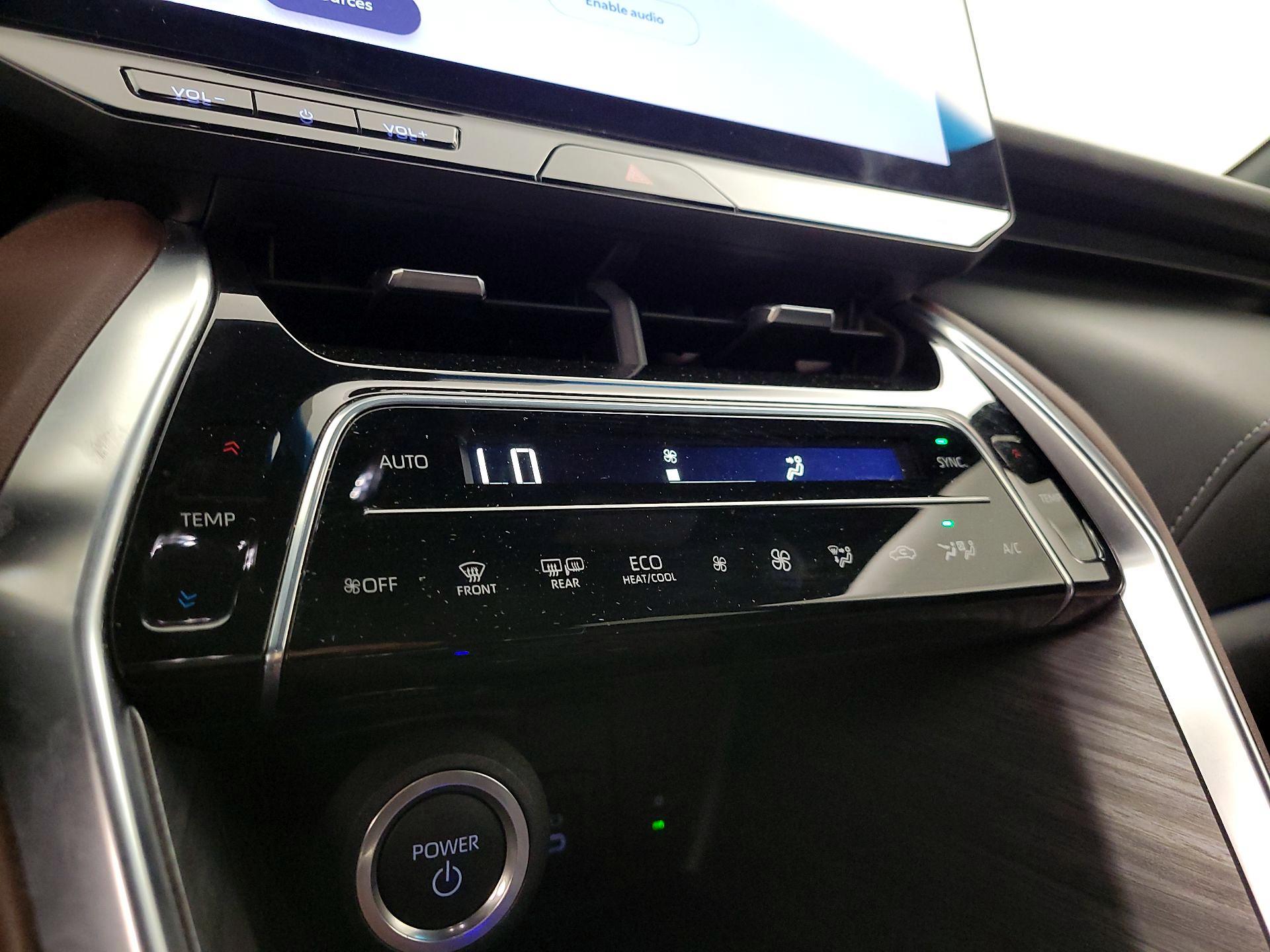 Thumbnail: 2024 Toyota Venza - 14