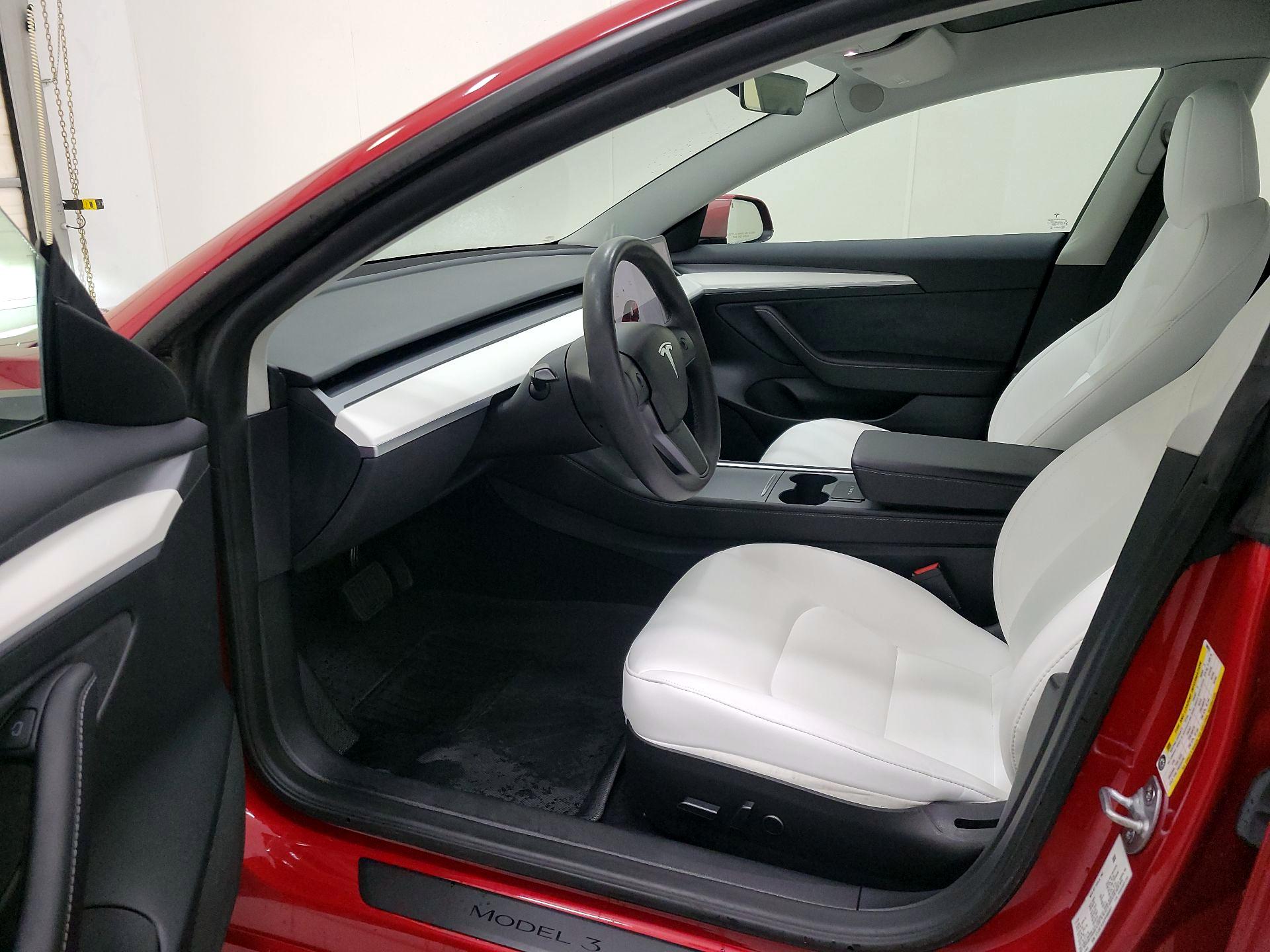 Thumbnail: 2023 Tesla Model 3 - 11