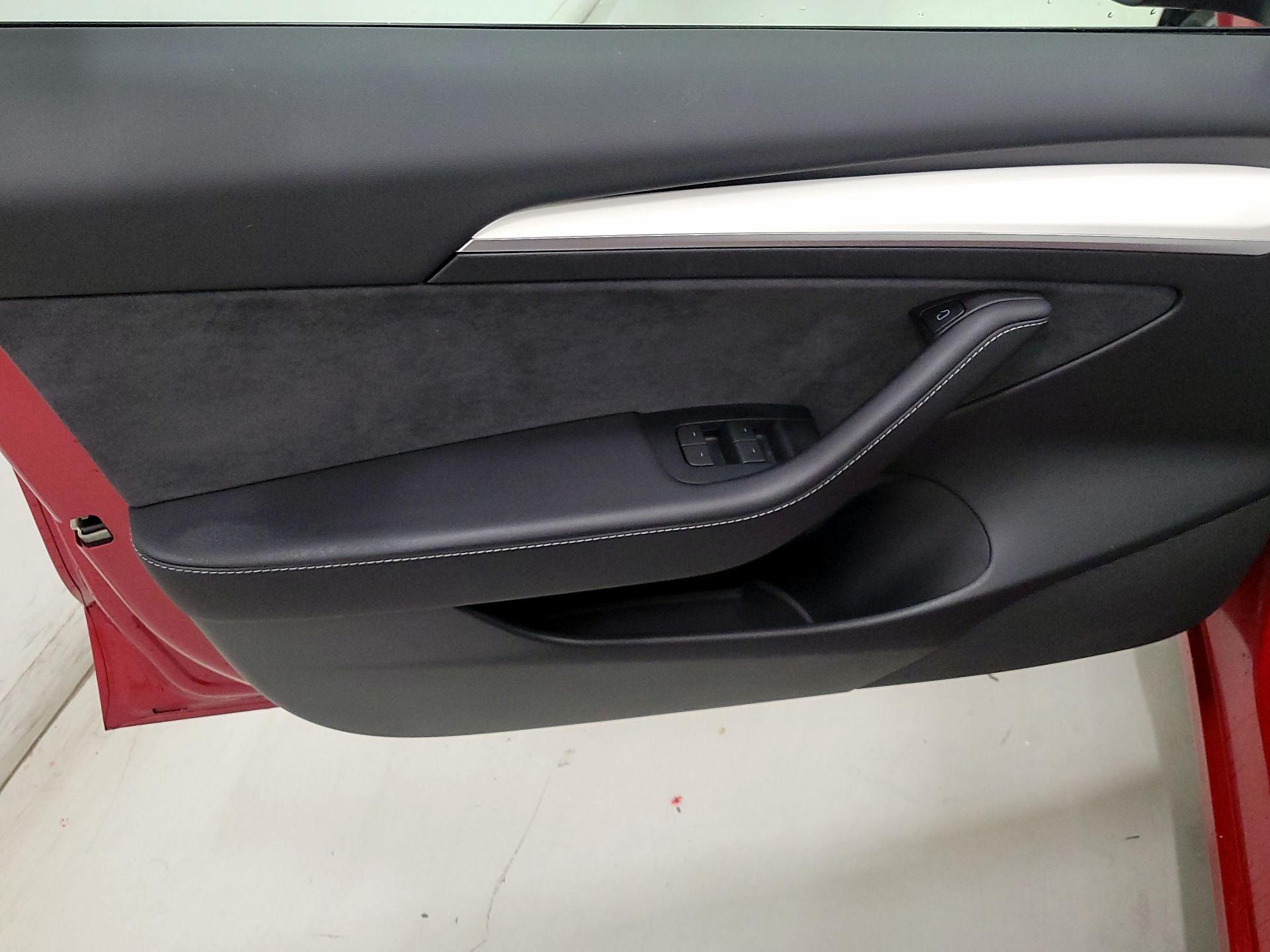 Thumbnail: 2023 Tesla Model 3 - 12