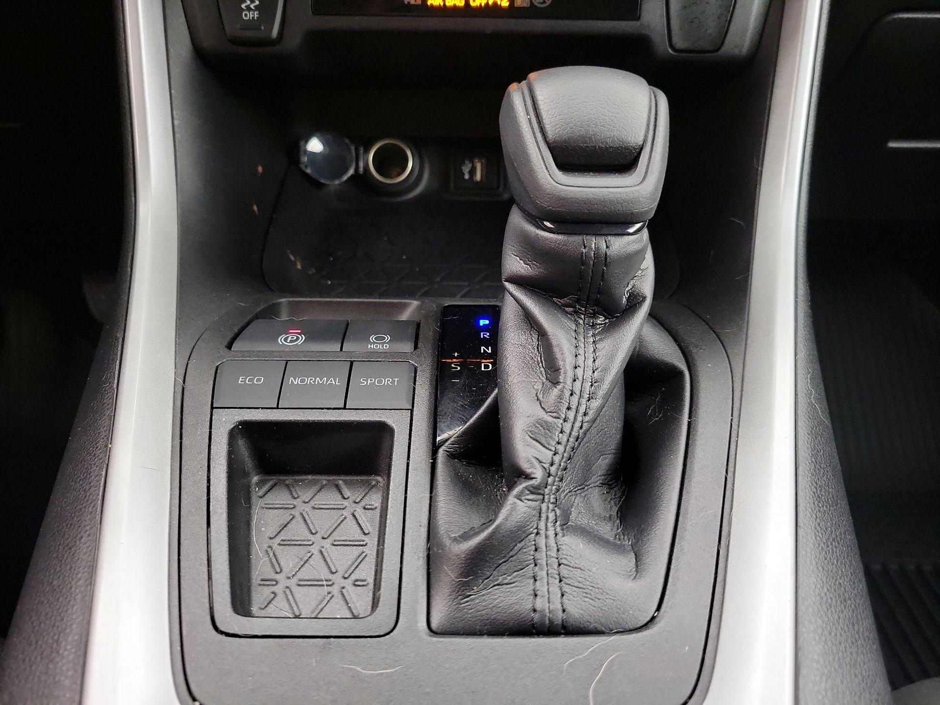 Thumbnail: 2023 Toyota RAV4 - 17