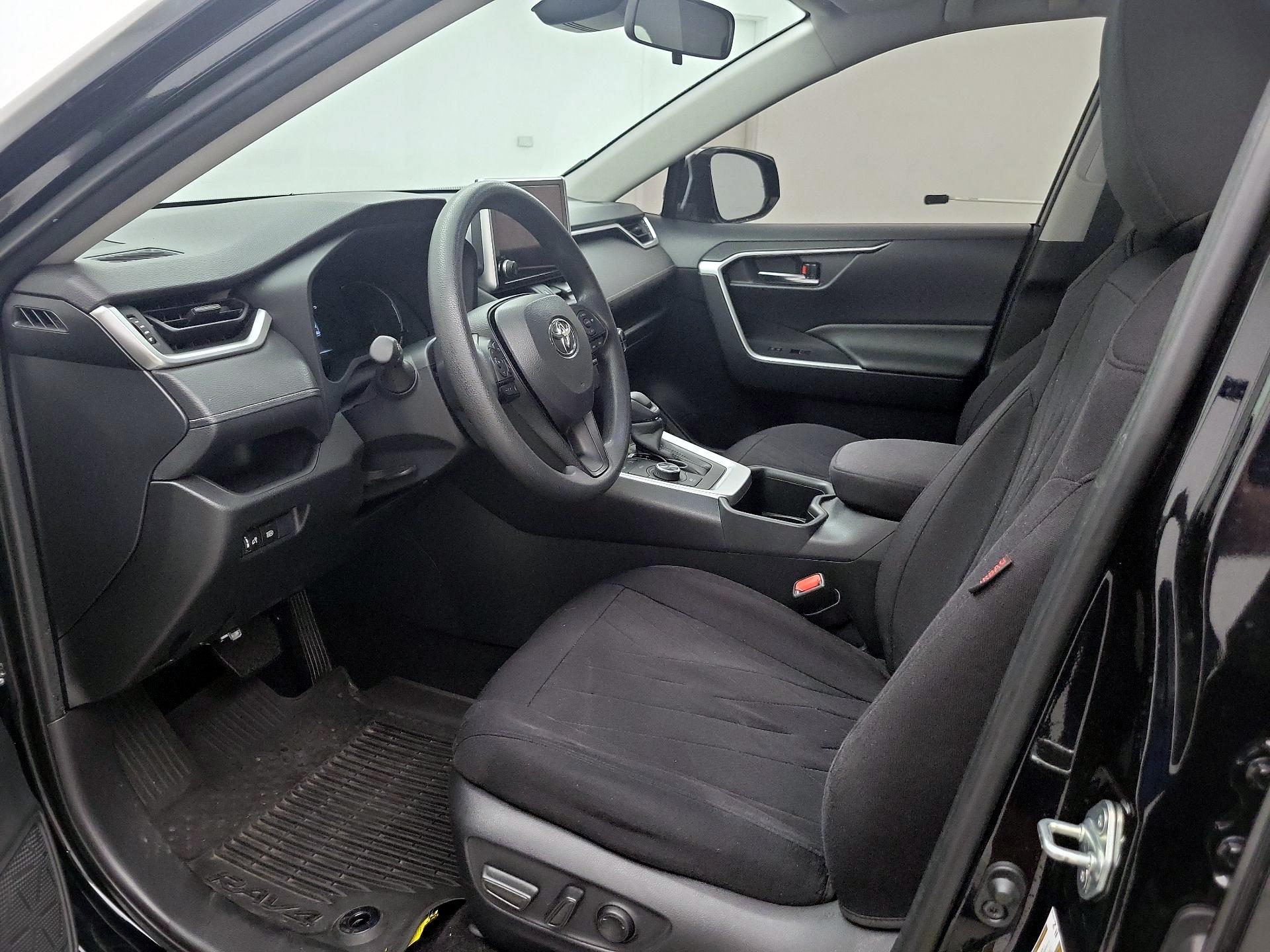 Thumbnail: 2025 Toyota RAV4 - 11