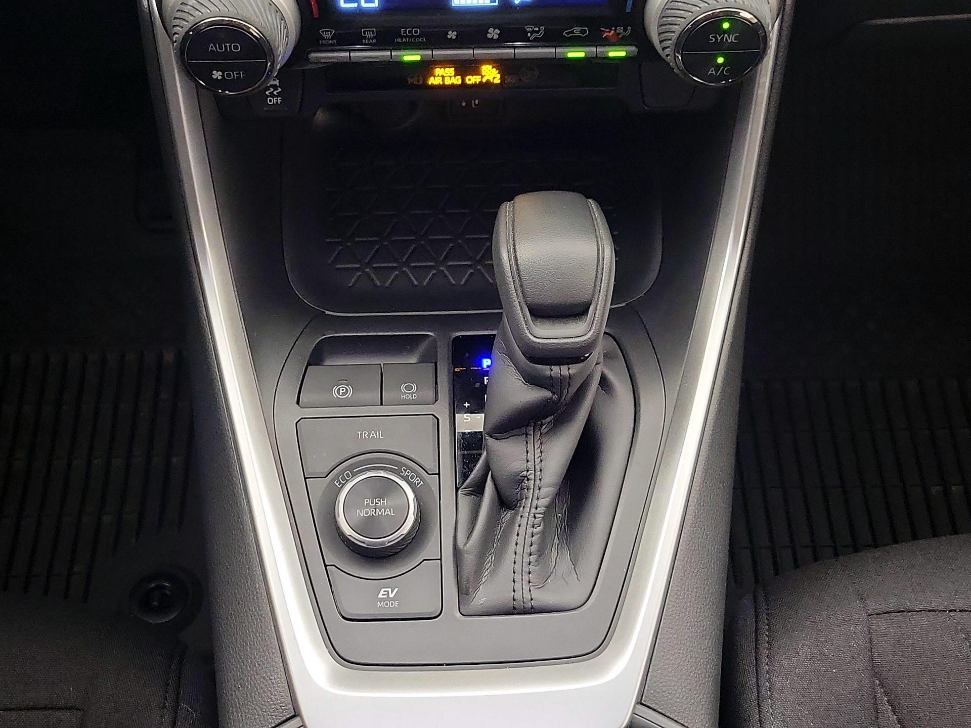 Thumbnail: 2025 Toyota RAV4 - 17