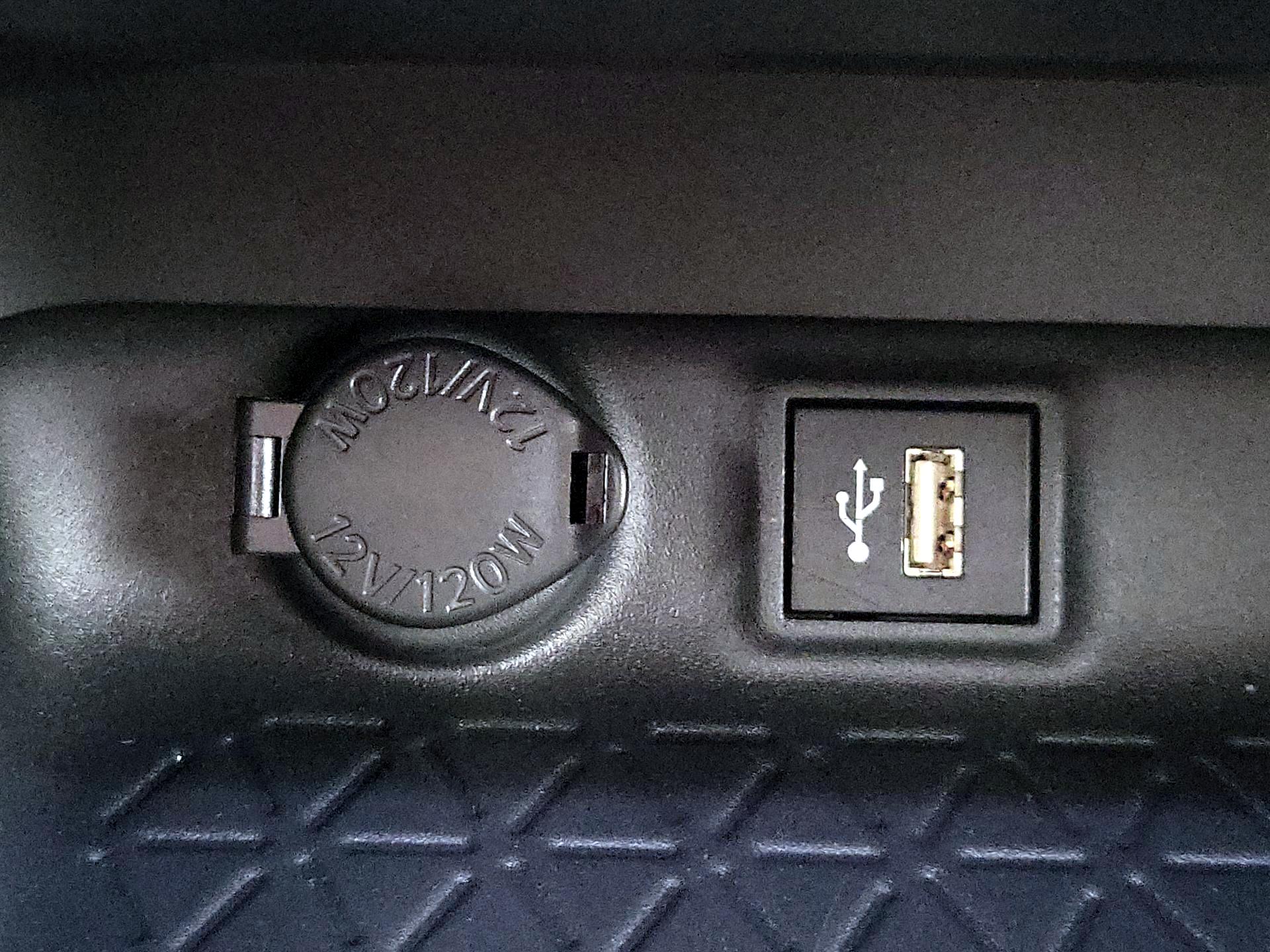 Thumbnail: 2025 Toyota RAV4 - 18