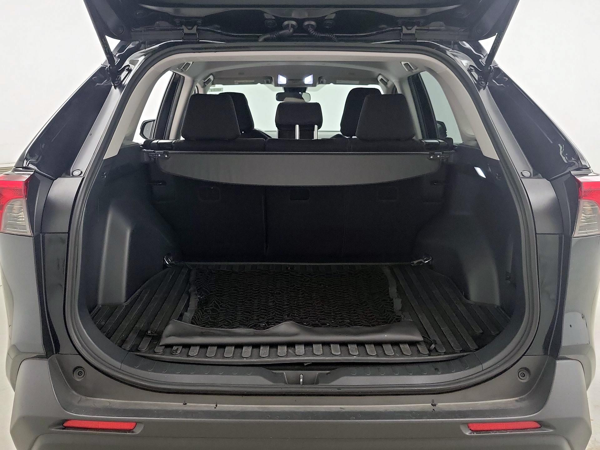 Thumbnail: 2025 Toyota RAV4 - 20