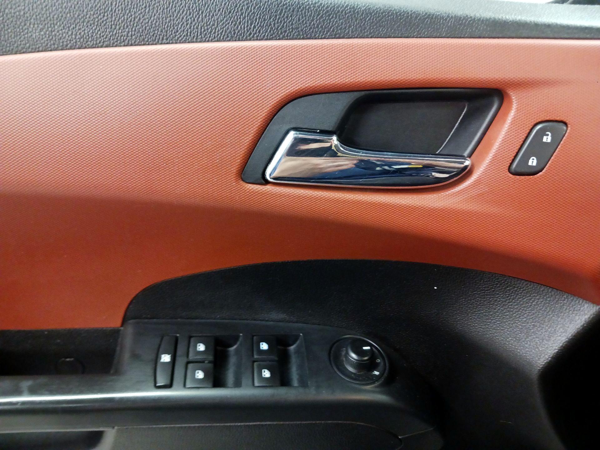 Thumbnail: 2016 Chevrolet Sonic - 10
