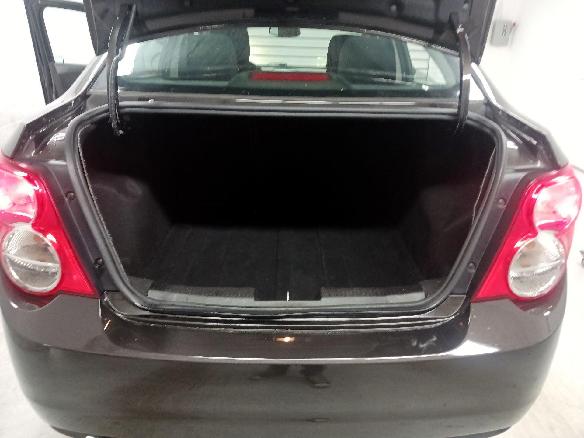 Thumbnail: 2016 Chevrolet Sonic - 17