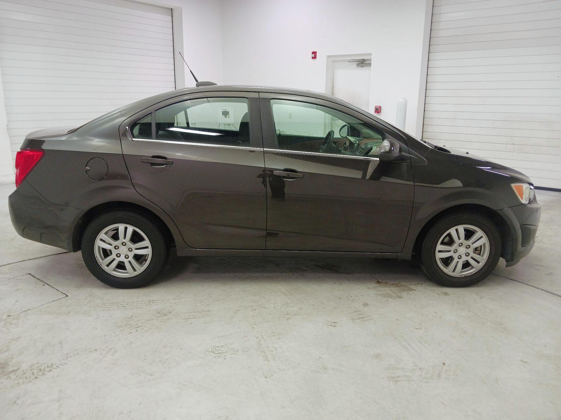 Thumbnail: 2016 Chevrolet Sonic - 4