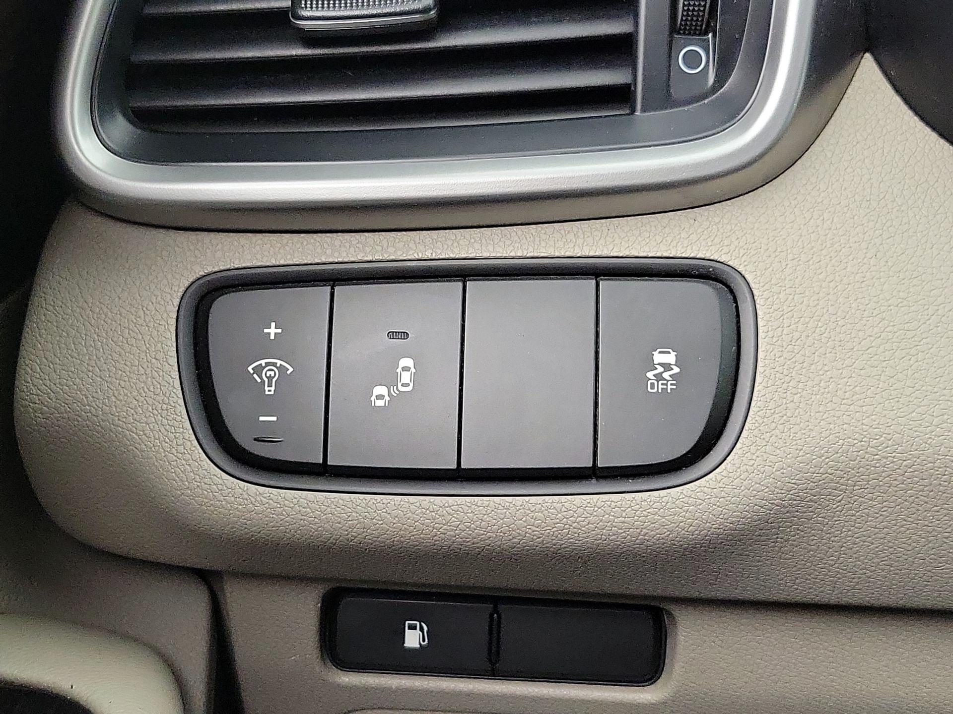 Thumbnail: 2020 Kia Sorento - 13