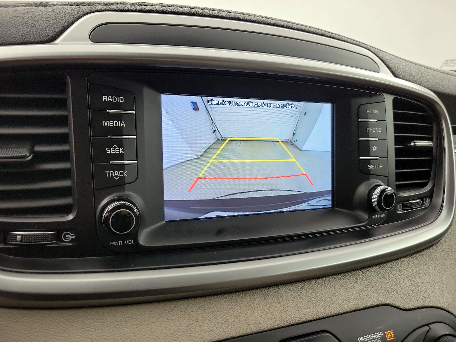 Thumbnail: 2020 Kia Sorento - 14