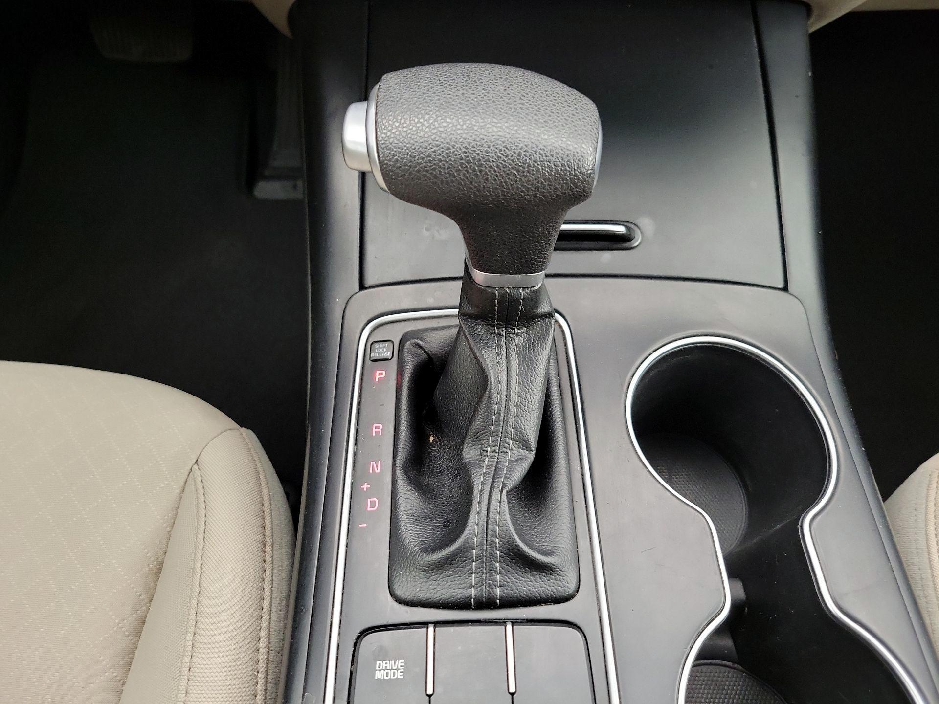 Thumbnail: 2020 Kia Sorento - 17