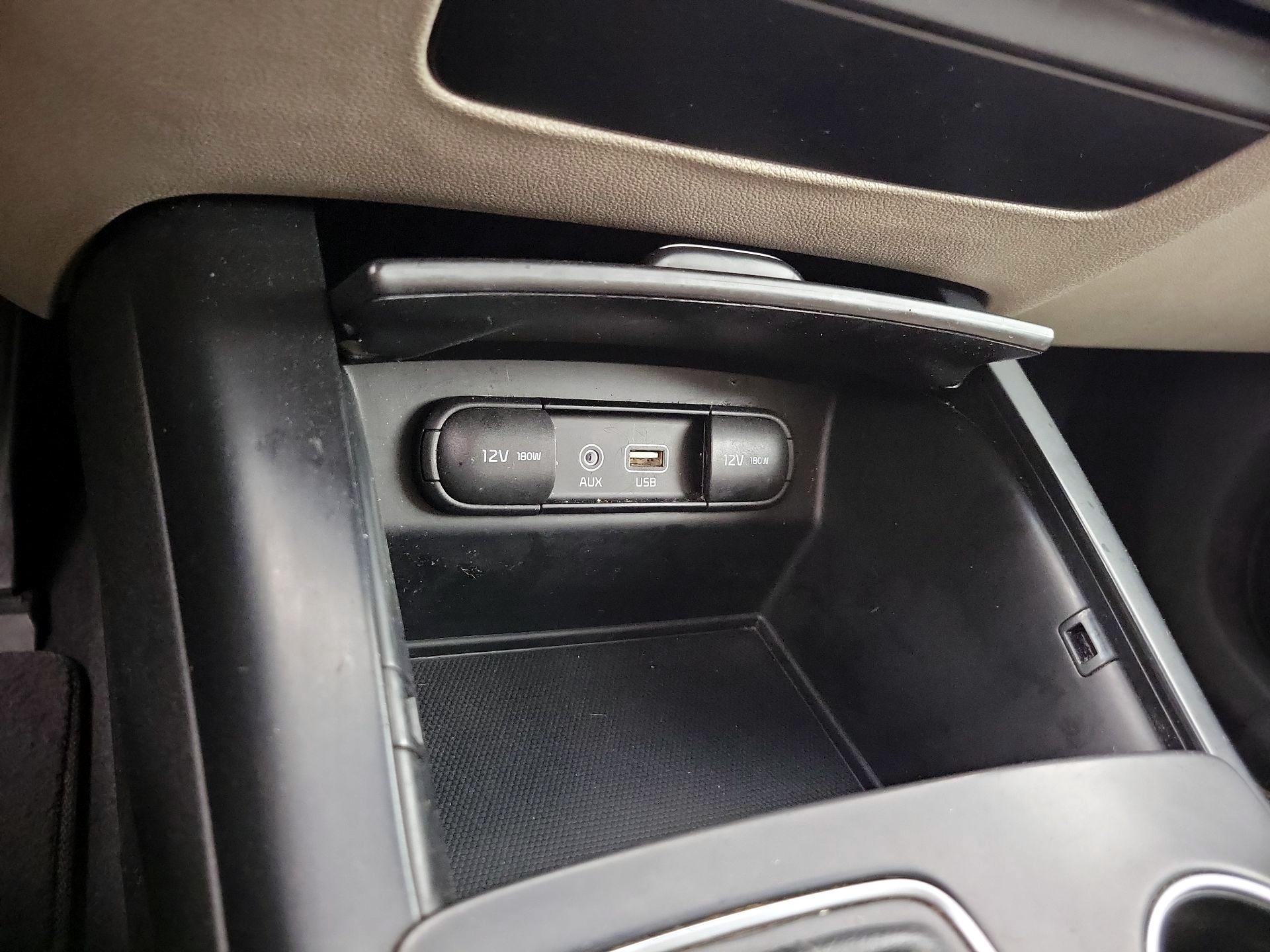 Thumbnail: 2020 Kia Sorento - 18