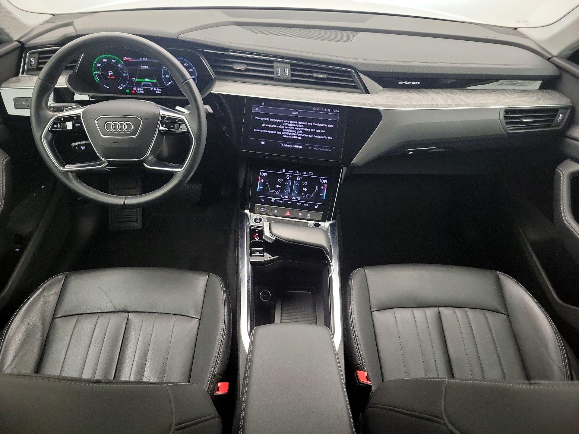 Thumbnail: 2021 Audi e-tron - 9