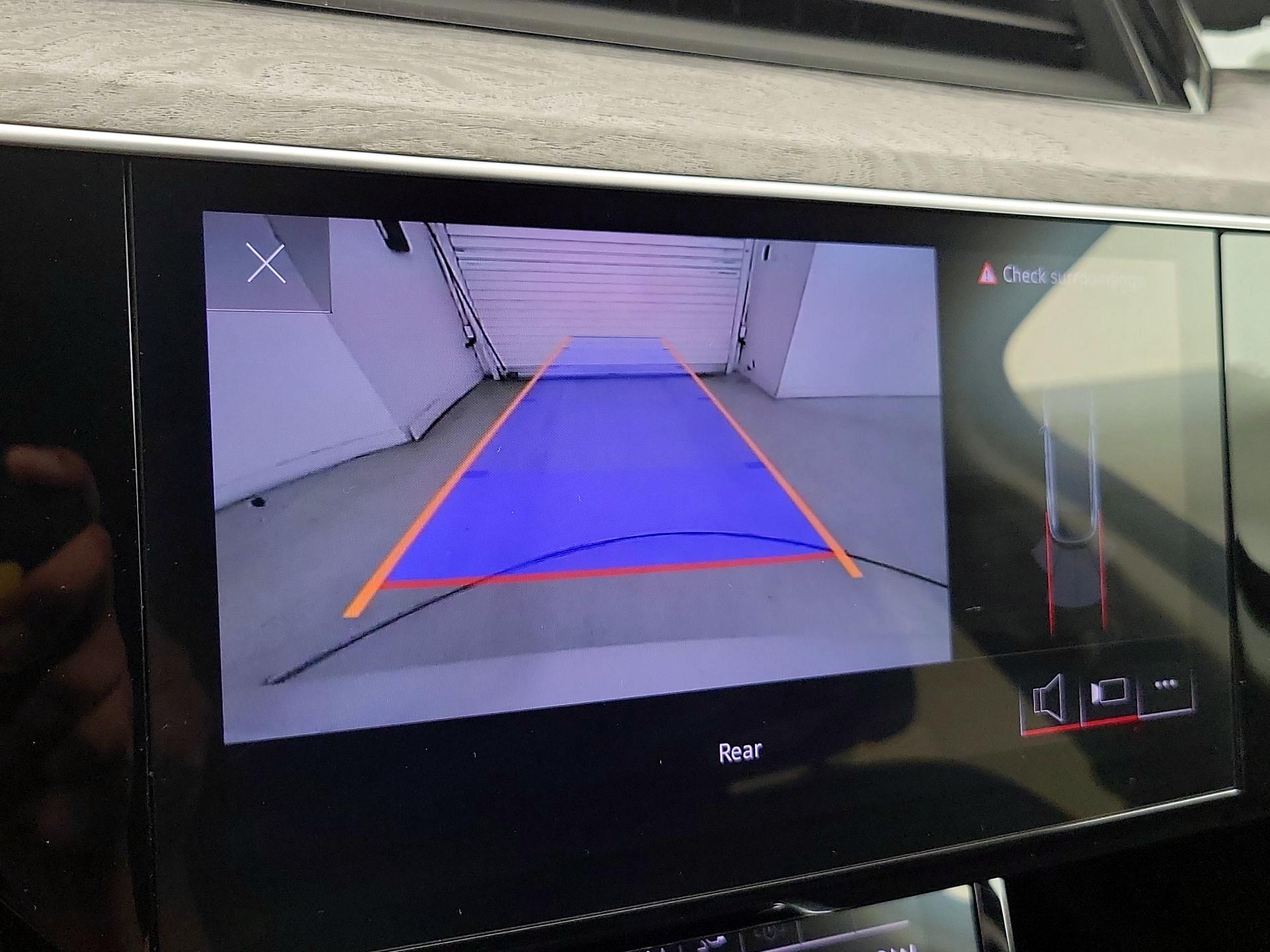 Thumbnail: 2021 Audi e-tron - 15