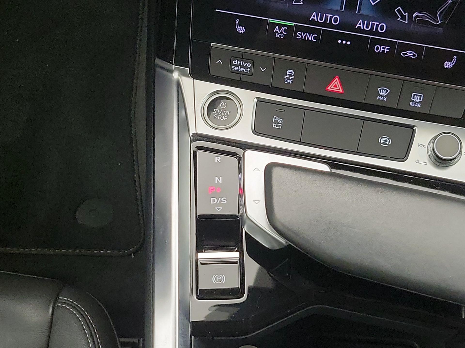 Thumbnail: 2021 Audi e-tron - 18