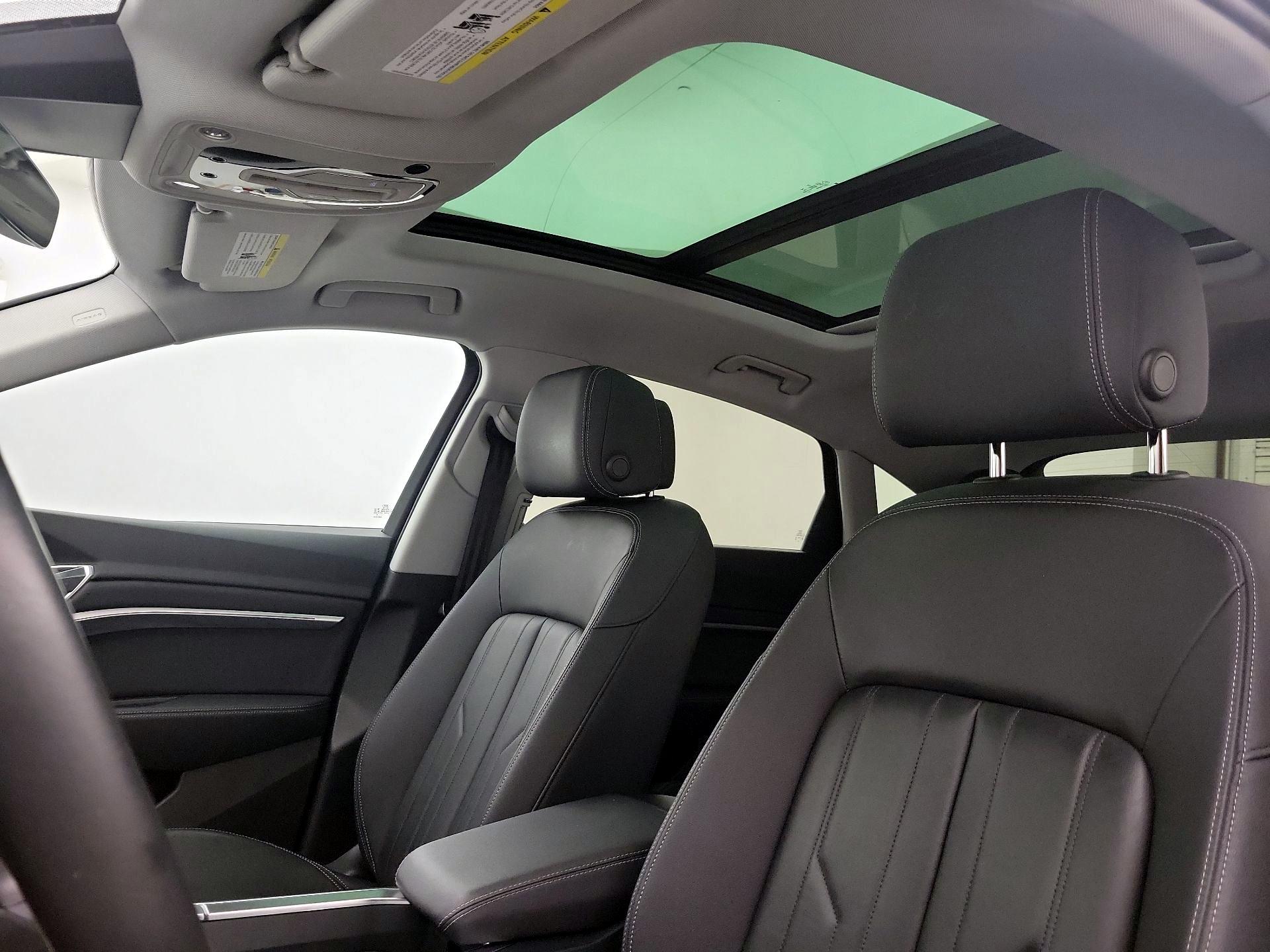 Thumbnail: 2021 Audi e-tron - 20