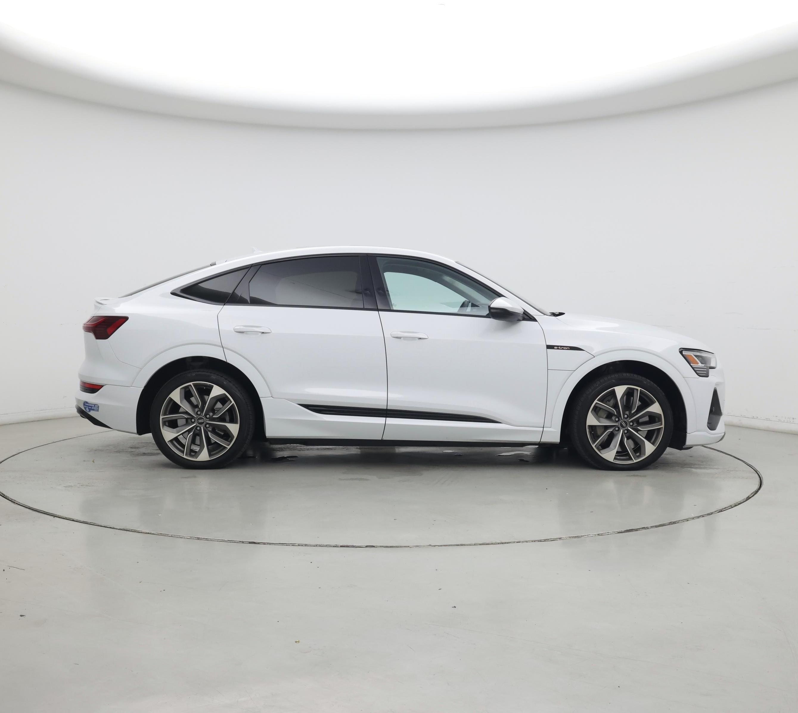 Thumbnail: 2021 Audi e-tron - 7