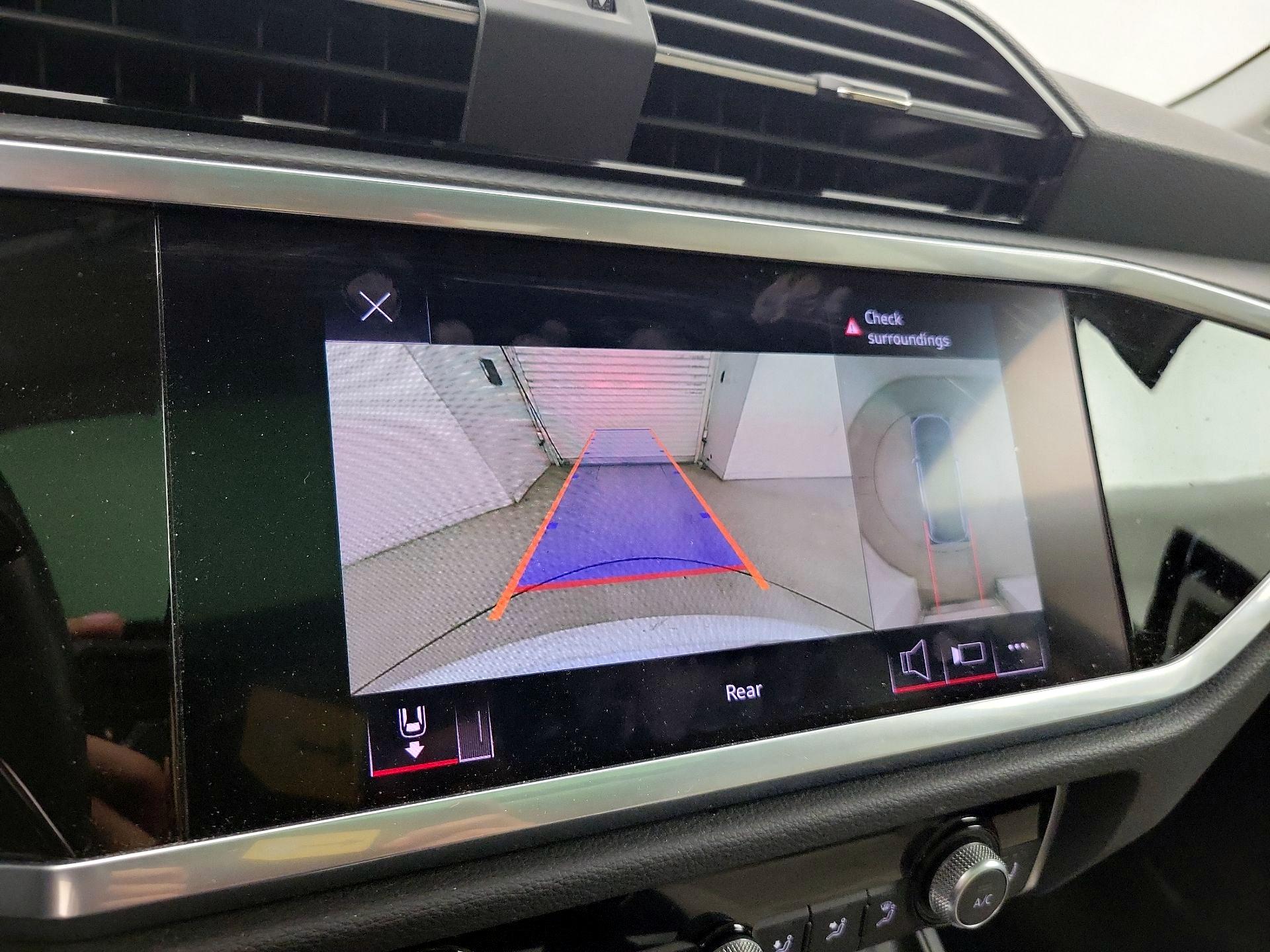 Thumbnail: 2022 Audi Q3 - 14