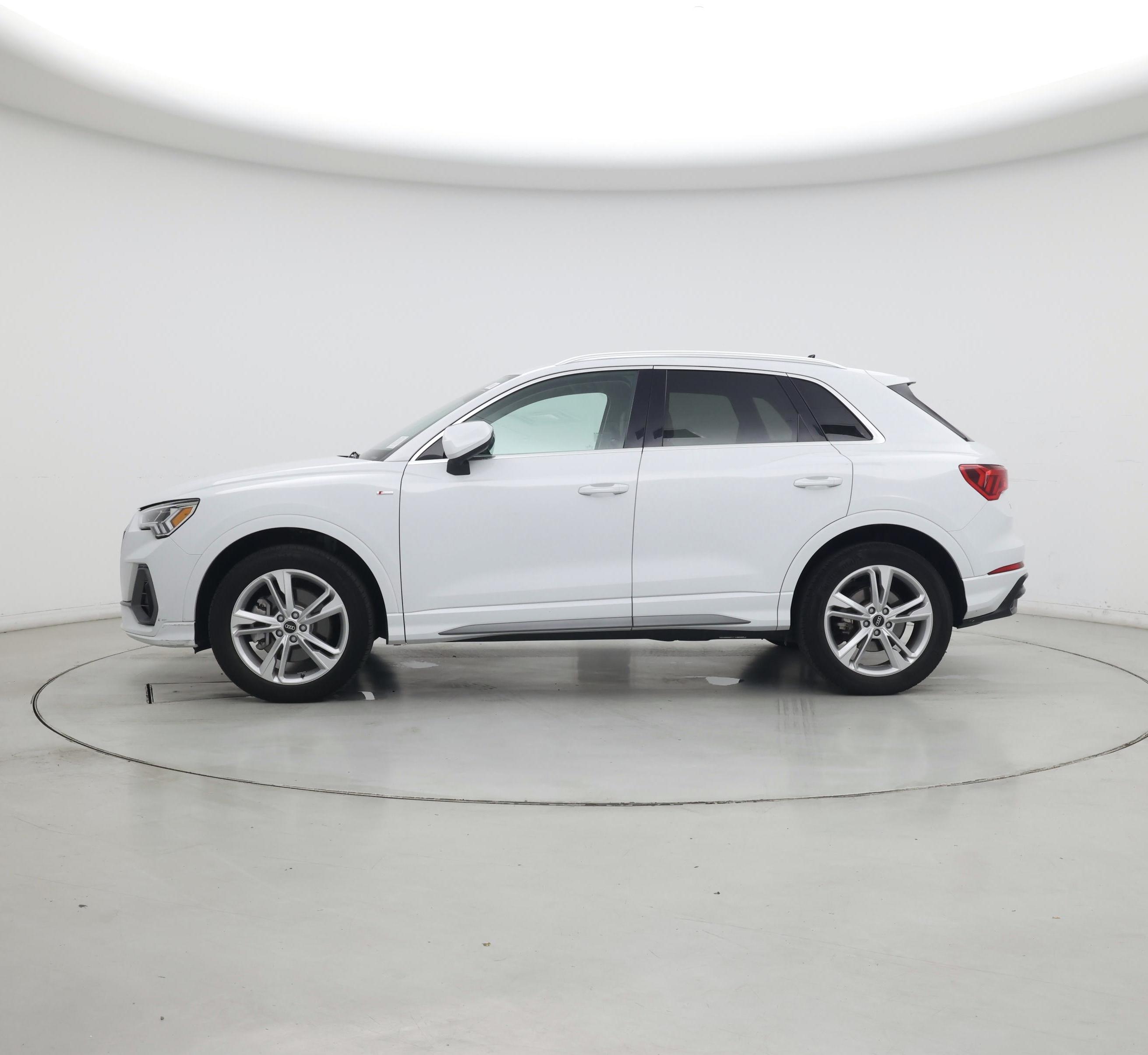 Thumbnail: 2022 Audi Q3 - 3