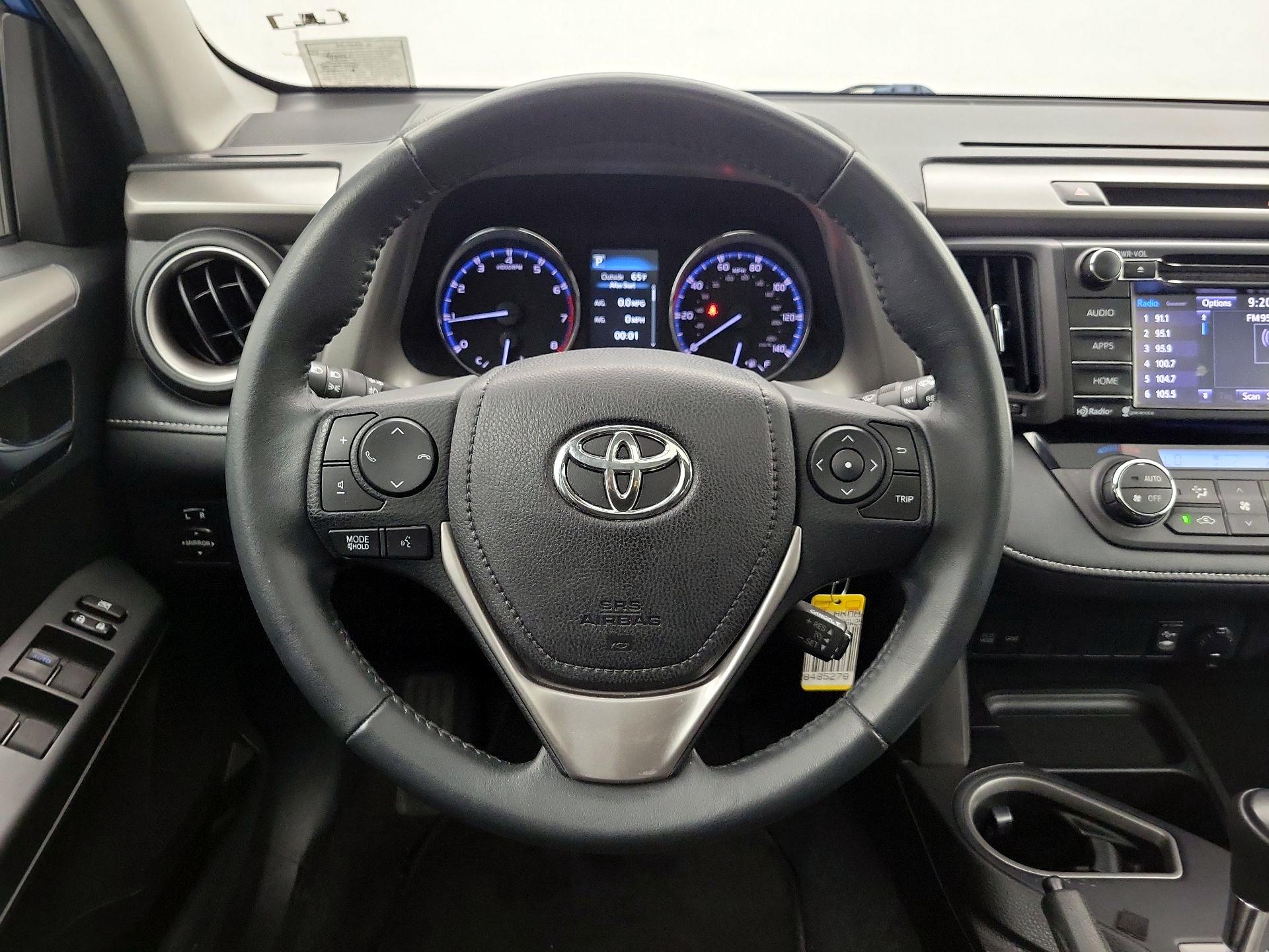 Thumbnail: 2016 Toyota RAV4 - 10