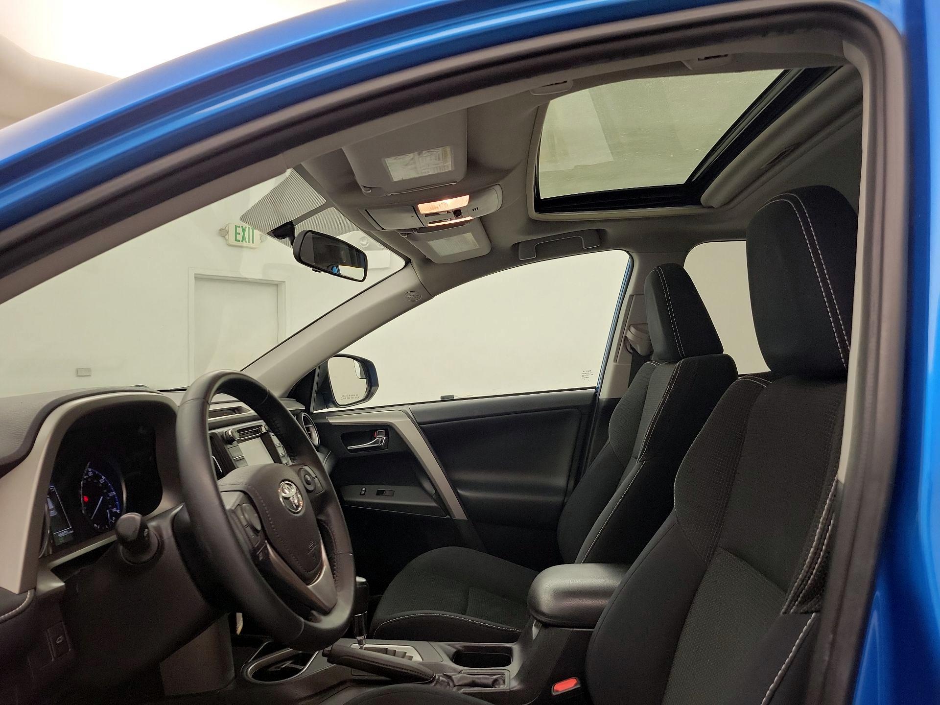 Thumbnail: 2016 Toyota RAV4 - 19