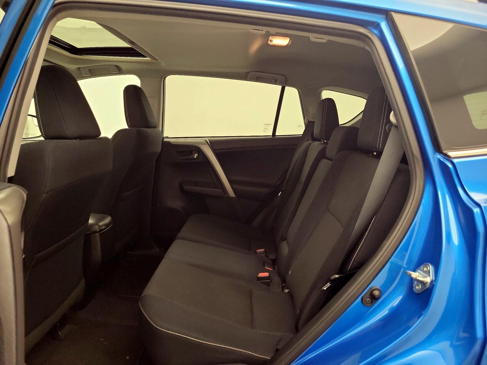 Thumbnail: 2016 Toyota RAV4 - 20