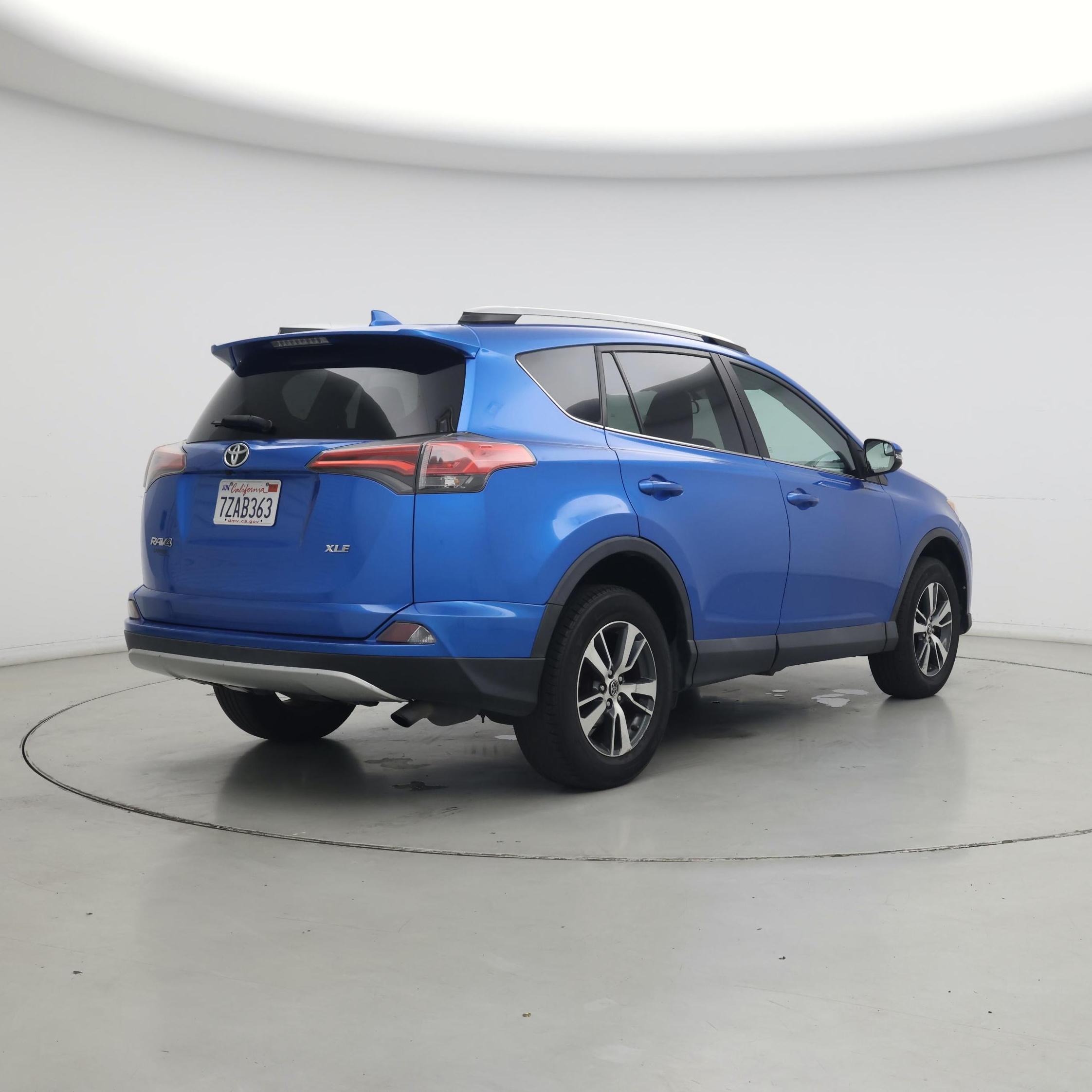 Thumbnail: 2016 Toyota RAV4 - 8