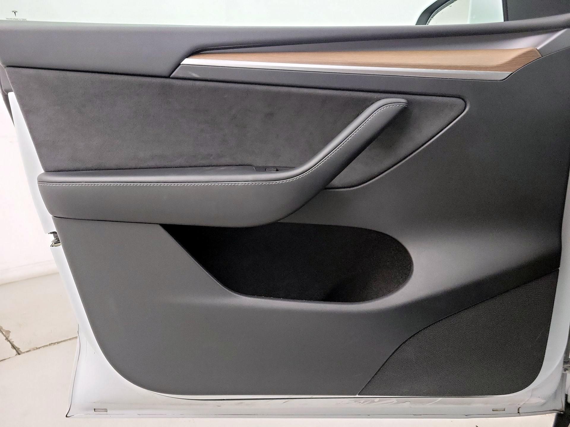 Thumbnail: 2023 Tesla Model Y - 12
