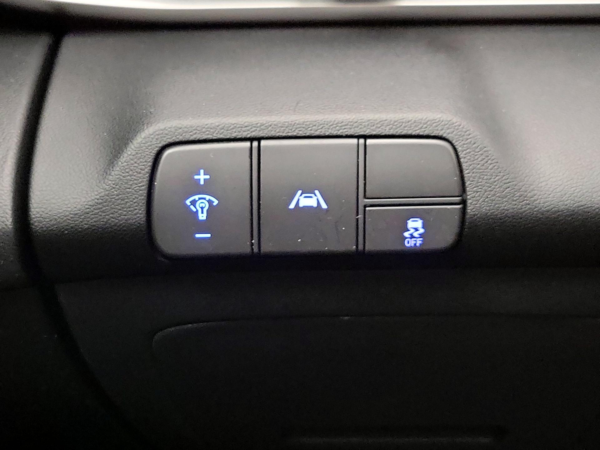 Thumbnail: 2023 Hyundai Elantra - 13