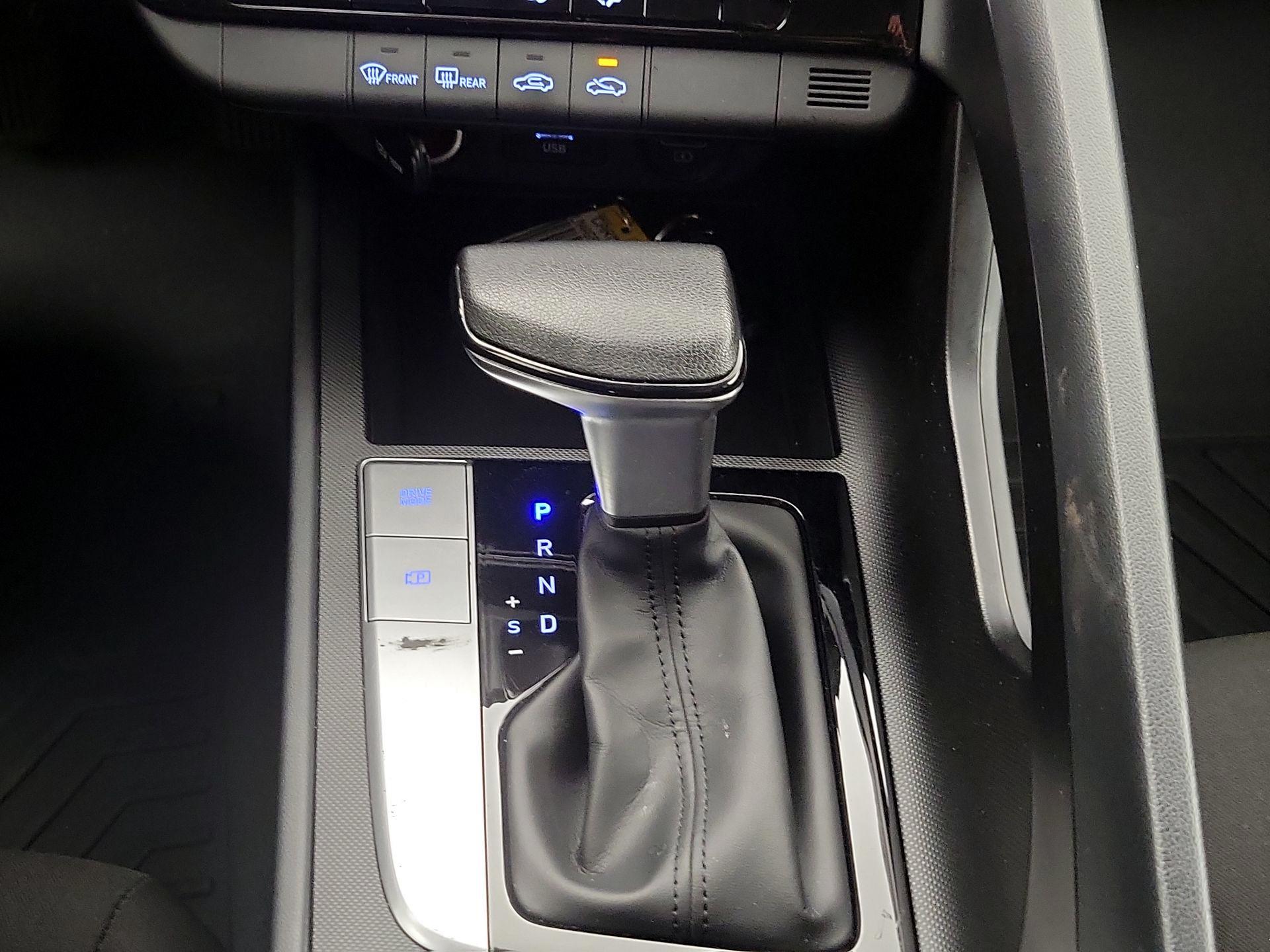 Thumbnail: 2023 Hyundai Elantra - 17