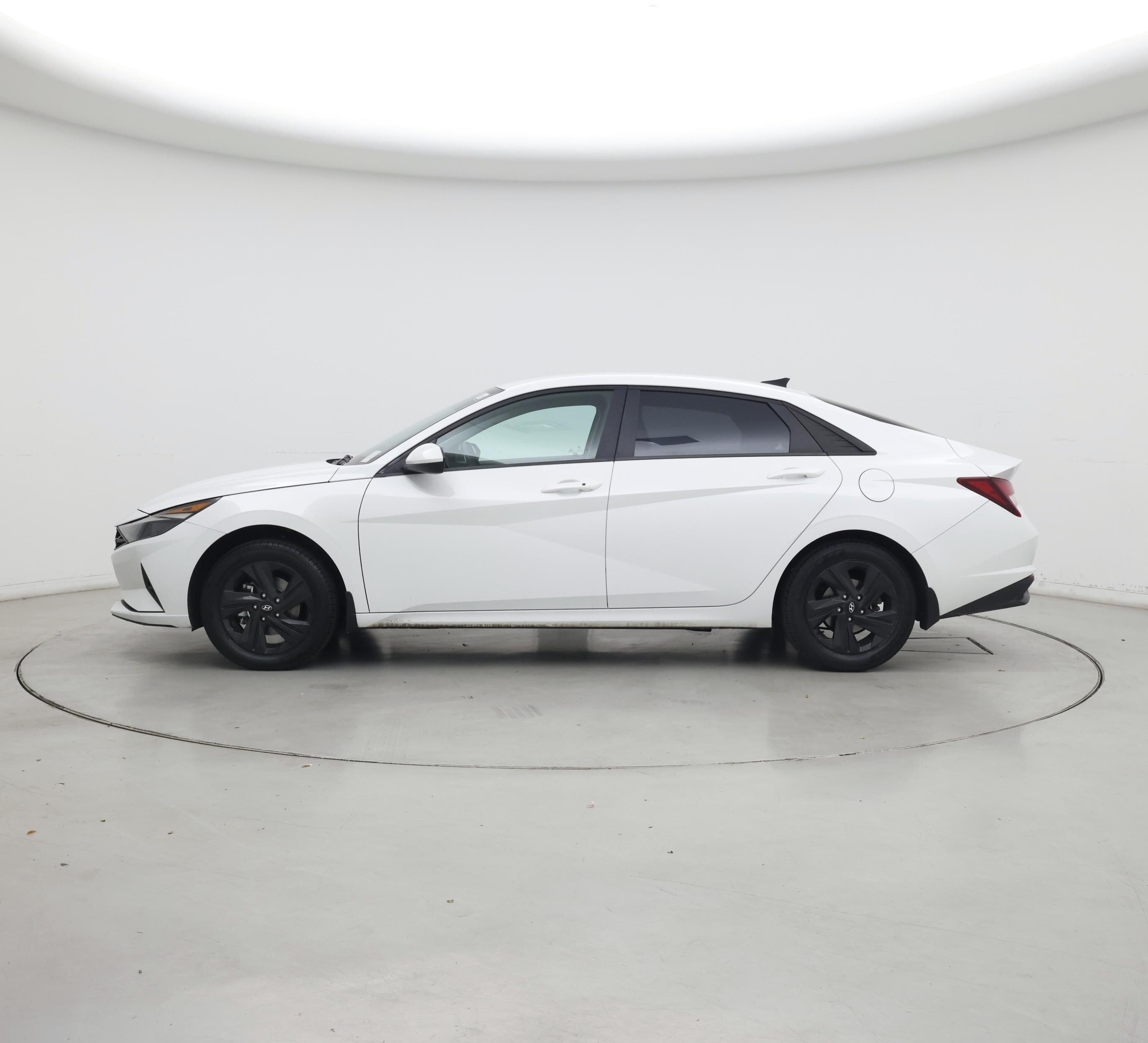 Thumbnail: 2023 Hyundai Elantra - 3