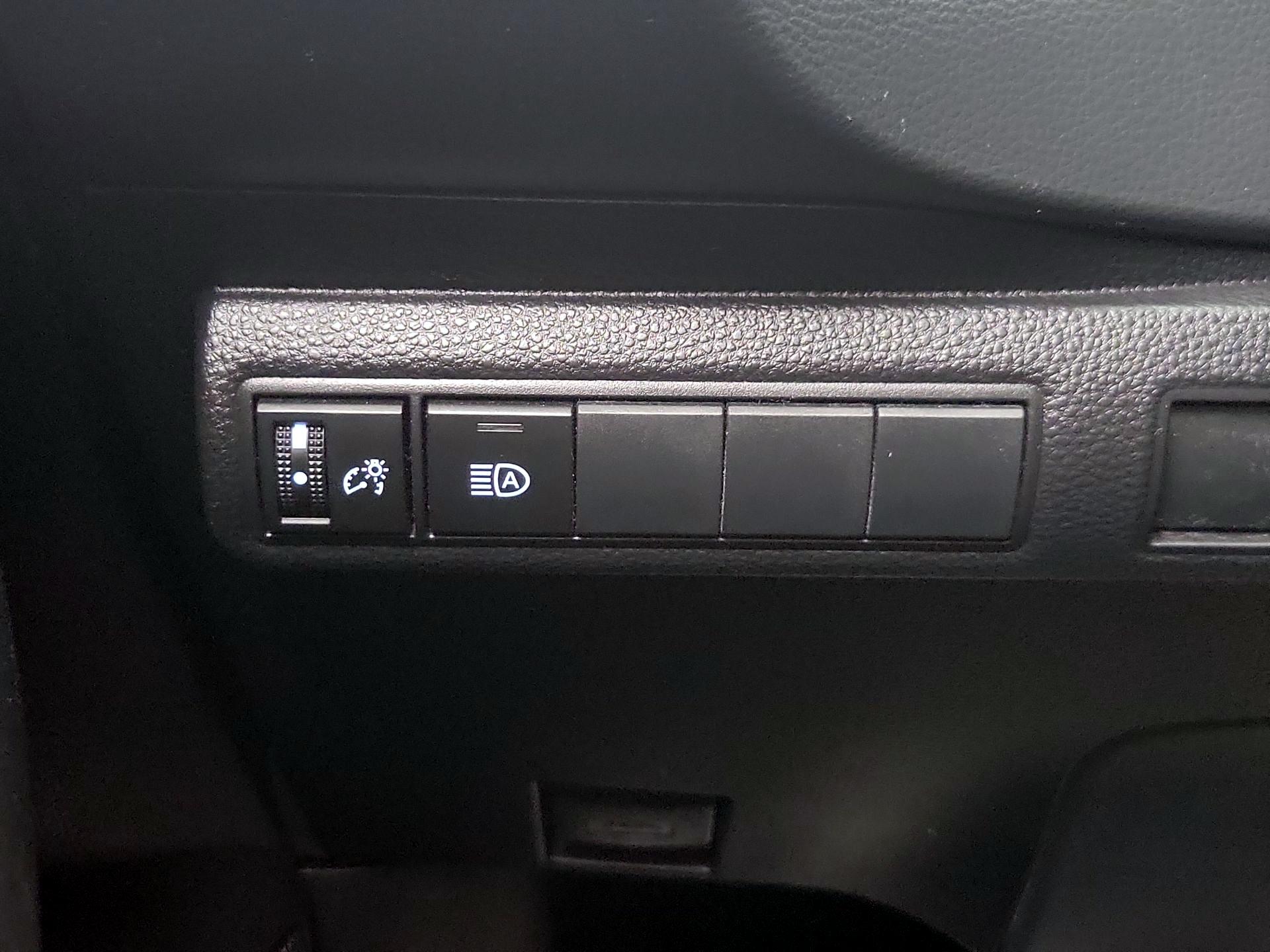 Thumbnail: 2023 Toyota Corolla - 13