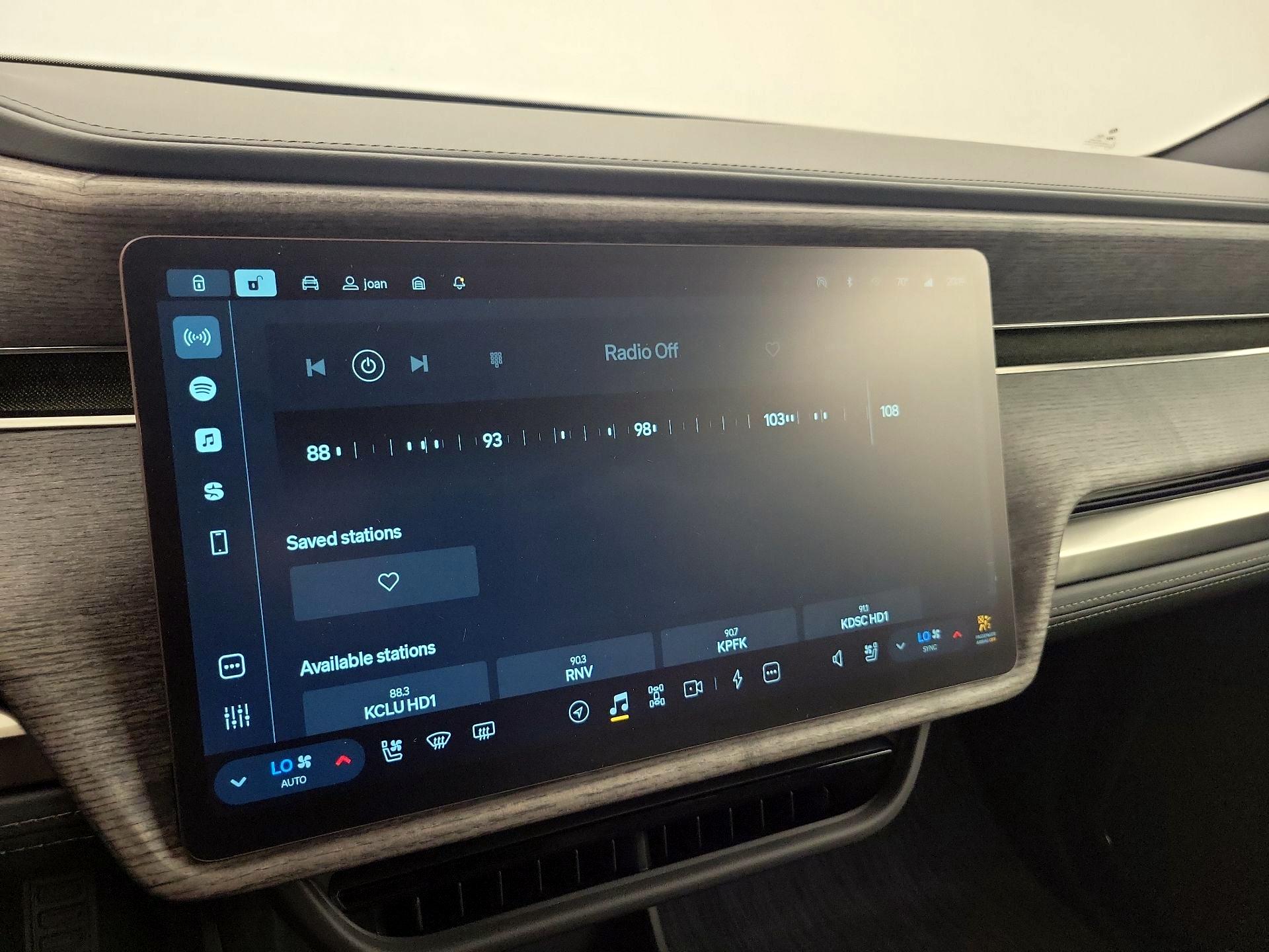 Thumbnail: 2026 Rivian R1S - 15