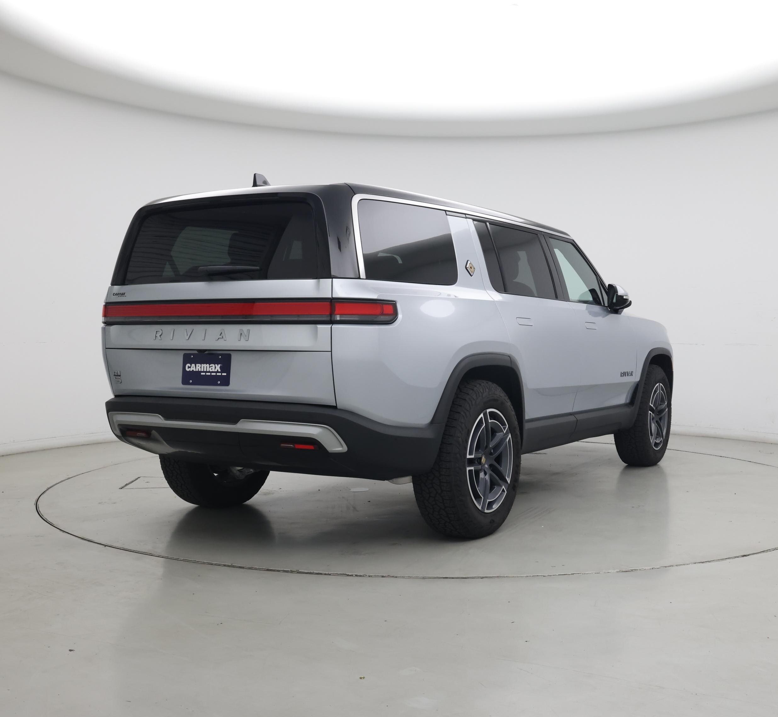 Thumbnail: 2026 Rivian R1S - 8