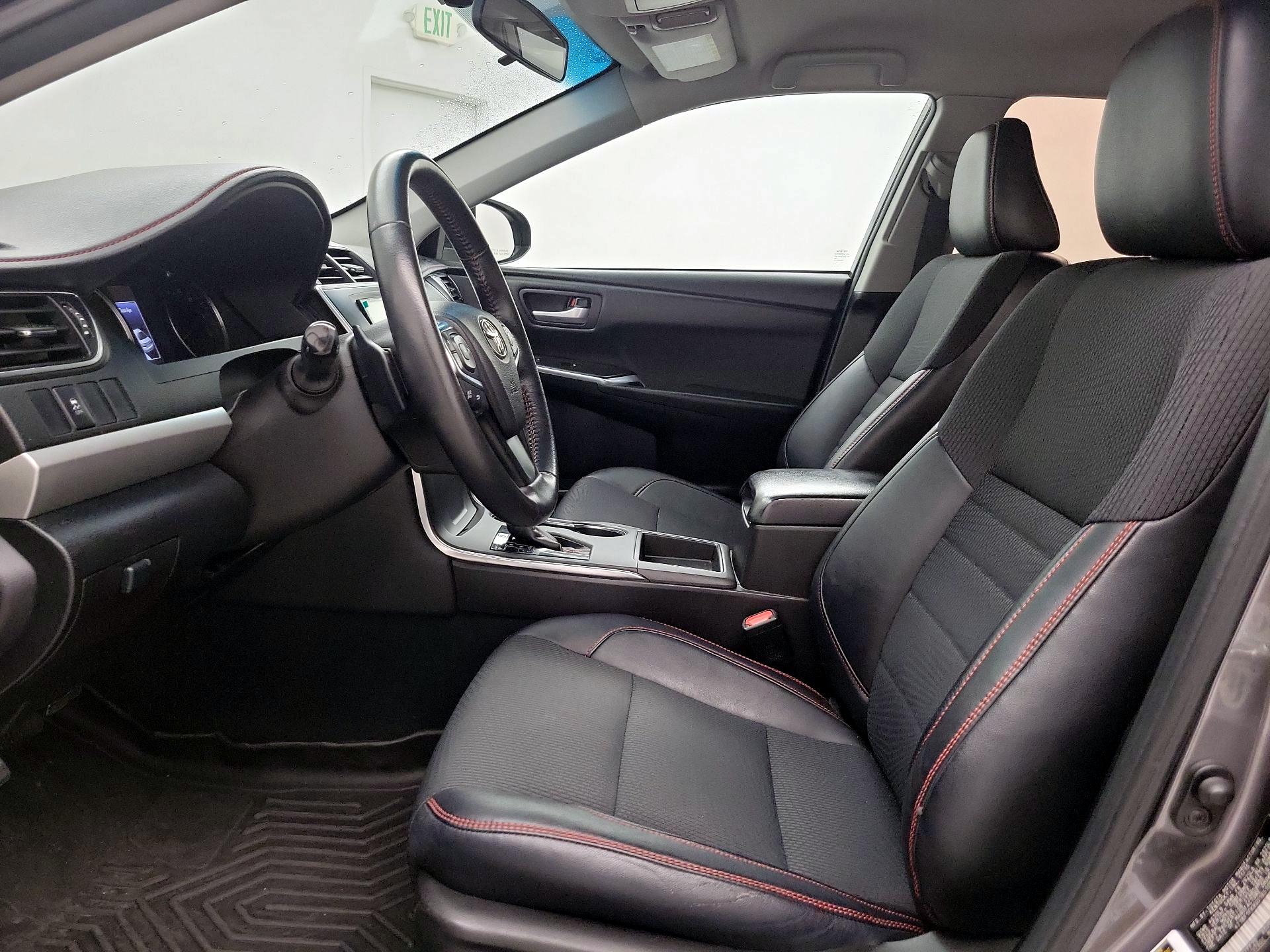 Thumbnail: 2016 Toyota Camry - 11