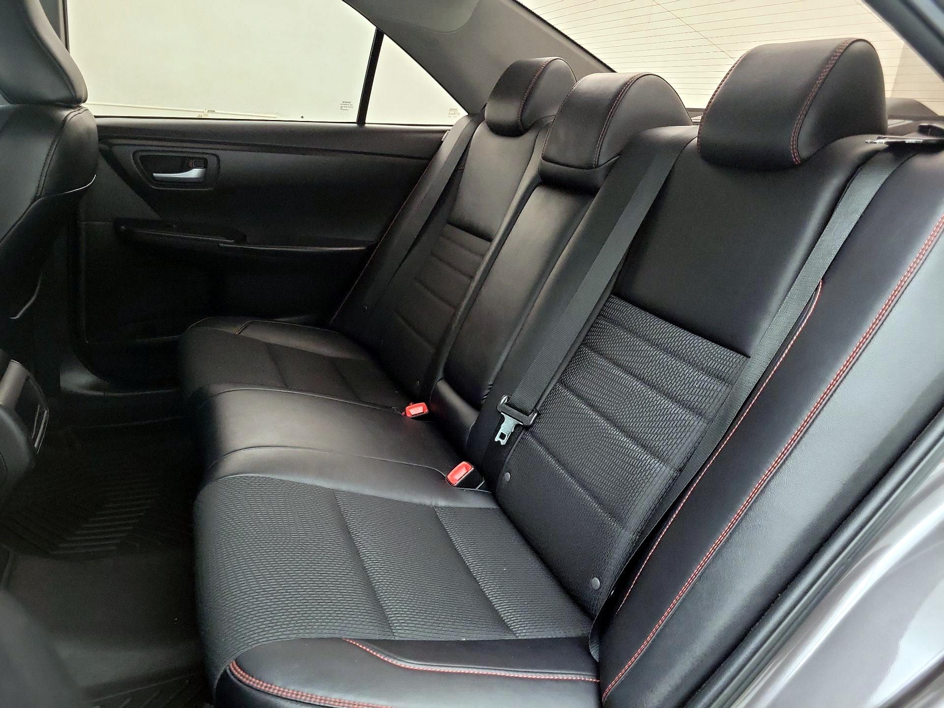 Thumbnail: 2016 Toyota Camry - 18