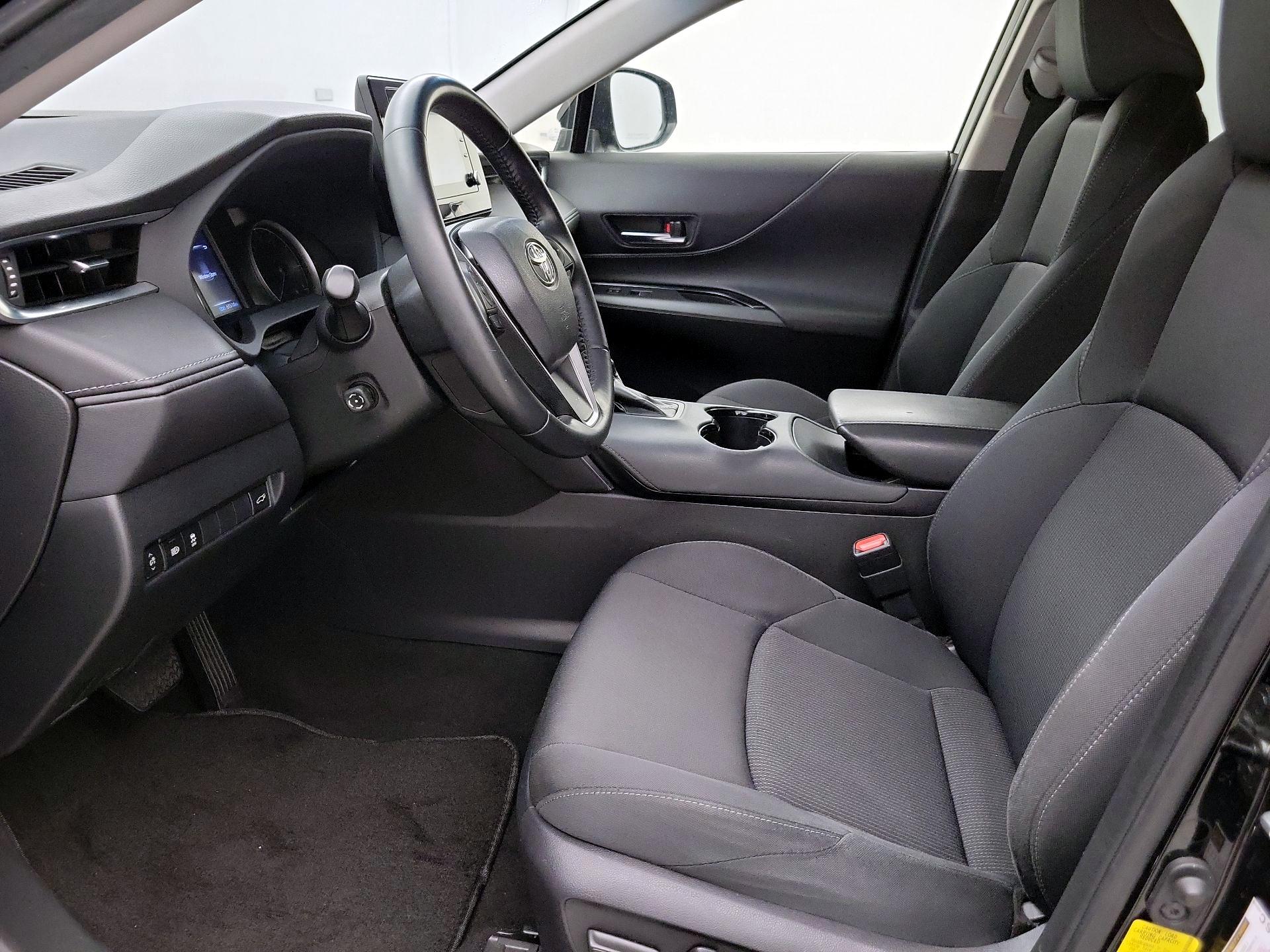 Thumbnail: 2022 Toyota Venza - 11