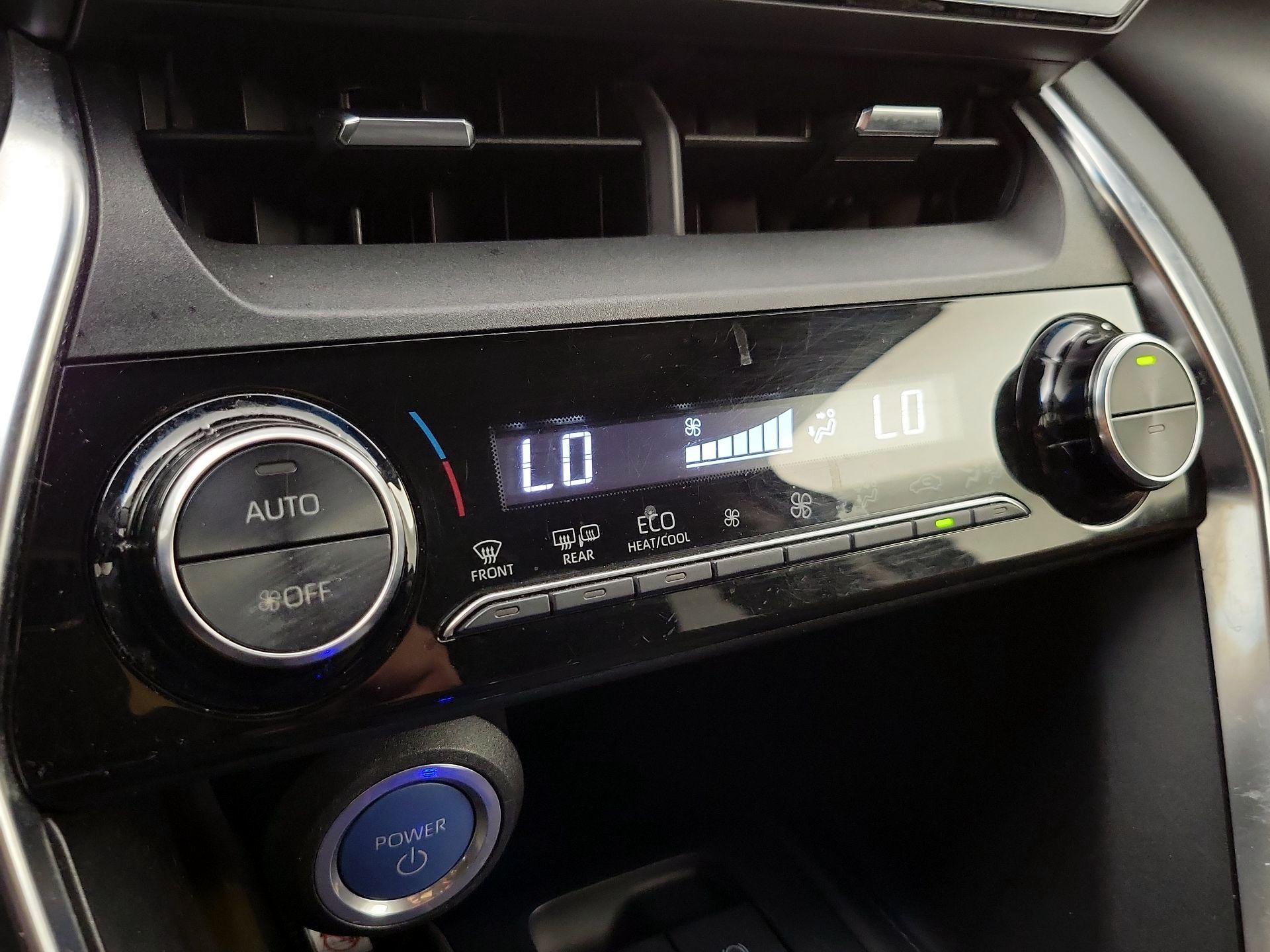 Thumbnail: 2022 Toyota Venza - 16