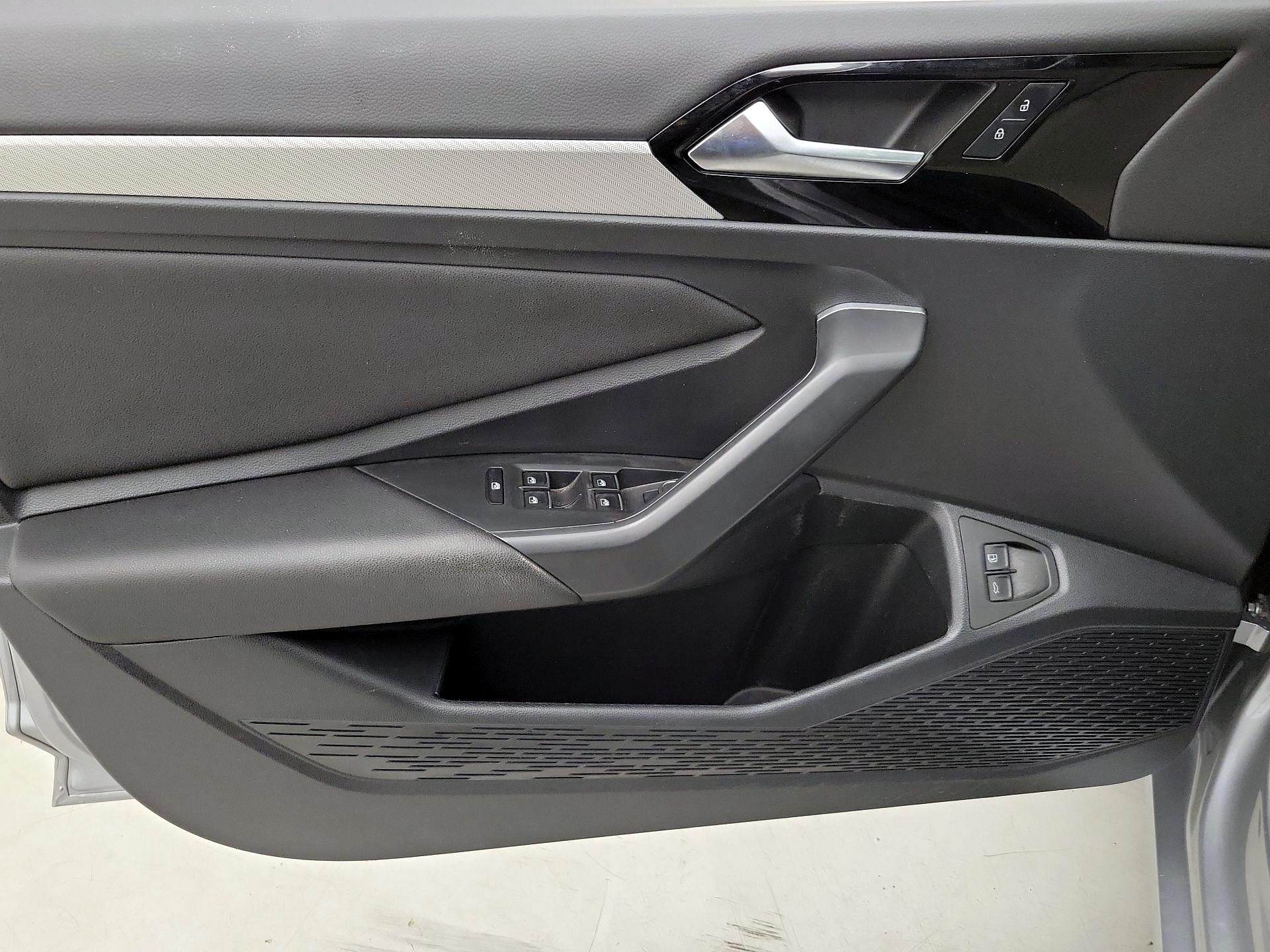 Thumbnail: 2021 Volkswagen Jetta - 12