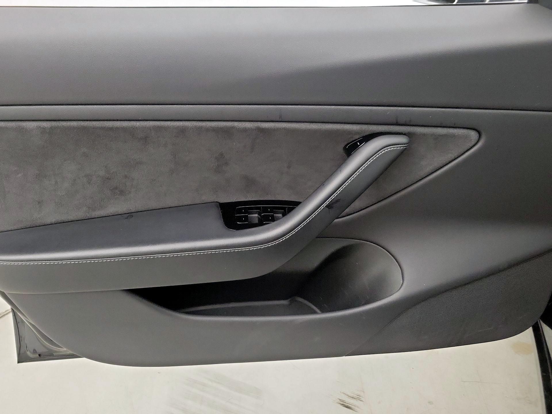 Thumbnail: 2019 Tesla Model 3 - 12