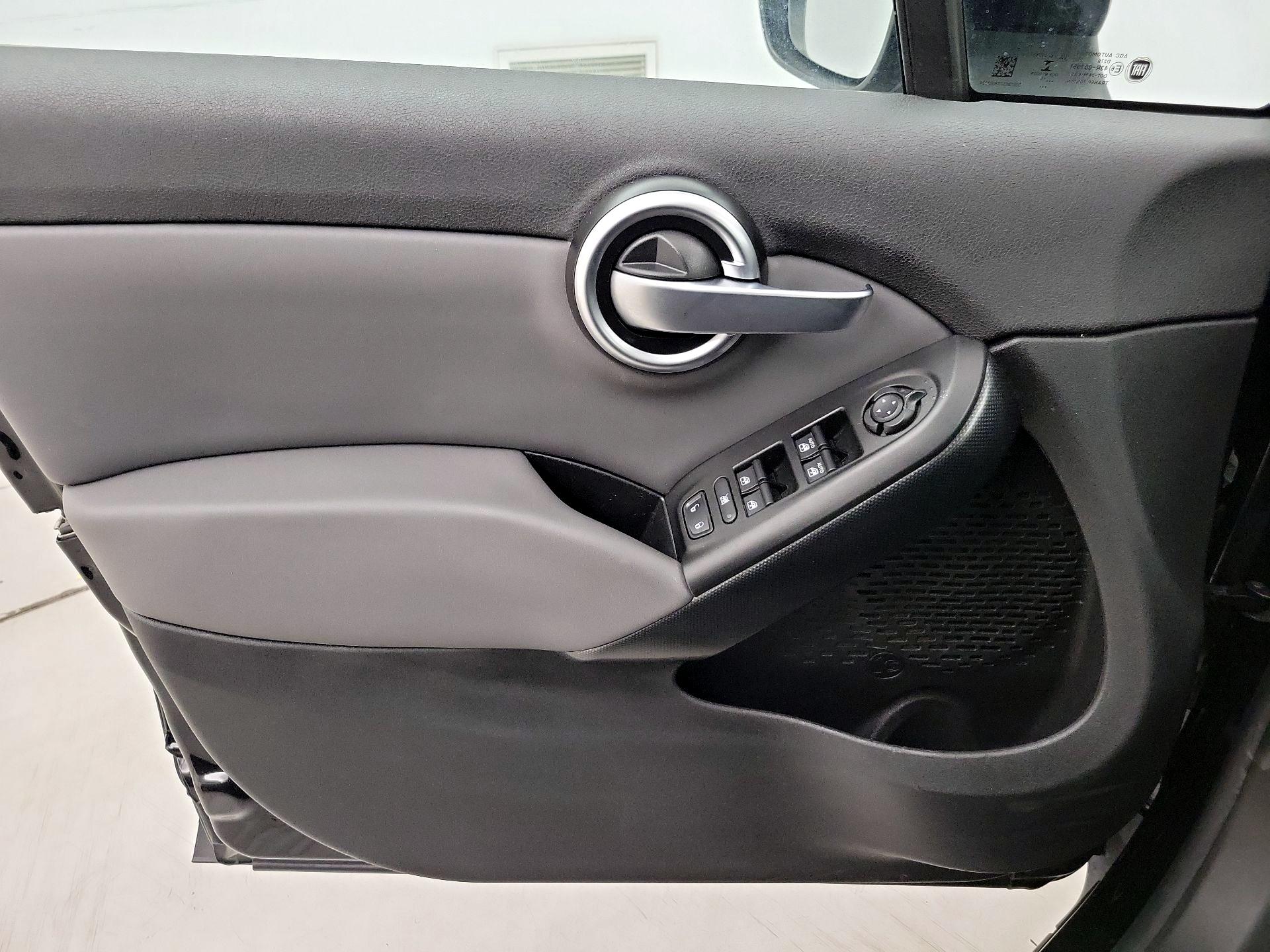 Thumbnail: 2016 Fiat 500X - 12