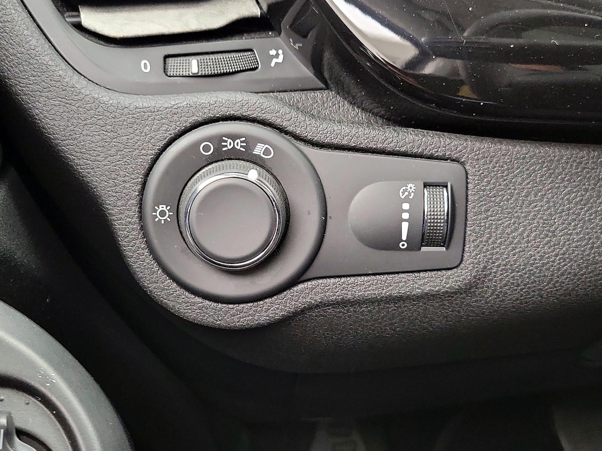 Thumbnail: 2016 Fiat 500X - 13