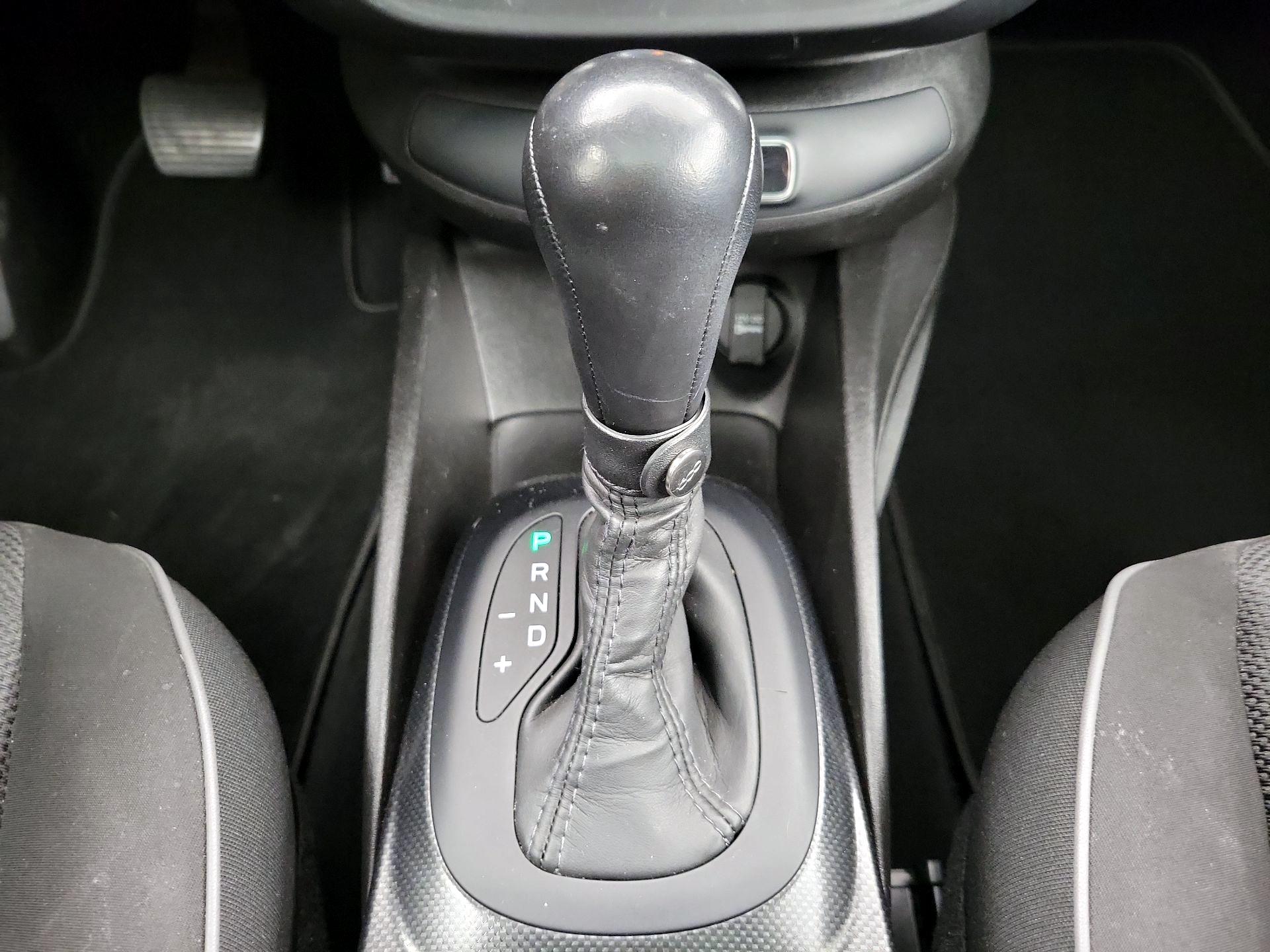 Thumbnail: 2016 Fiat 500X - 16