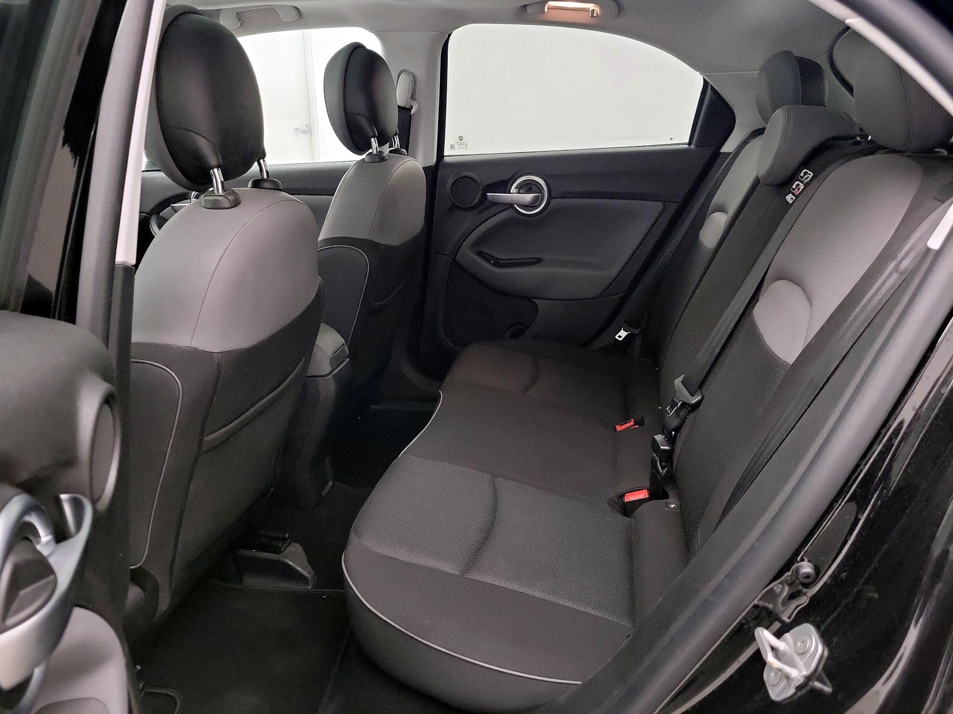 Thumbnail: 2016 Fiat 500X - 19