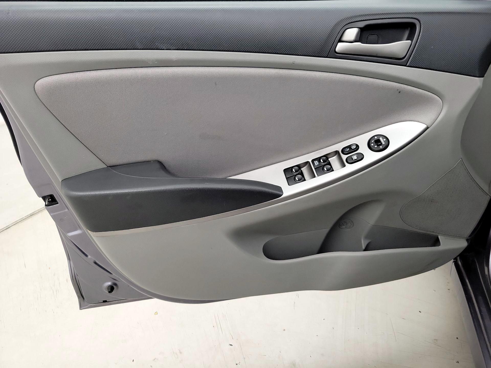 Thumbnail: 2016 Hyundai Accent - 12