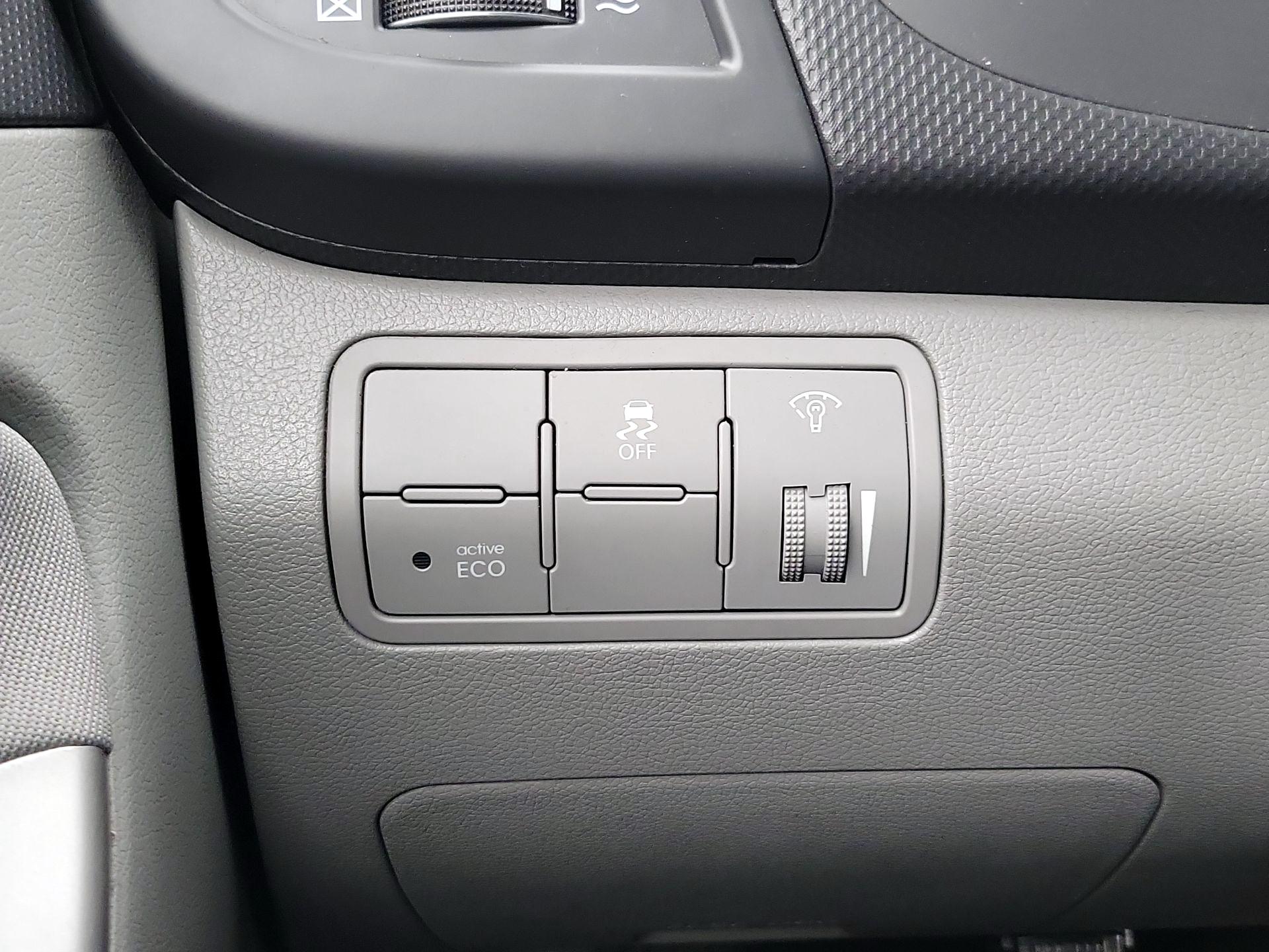 Thumbnail: 2016 Hyundai Accent - 13