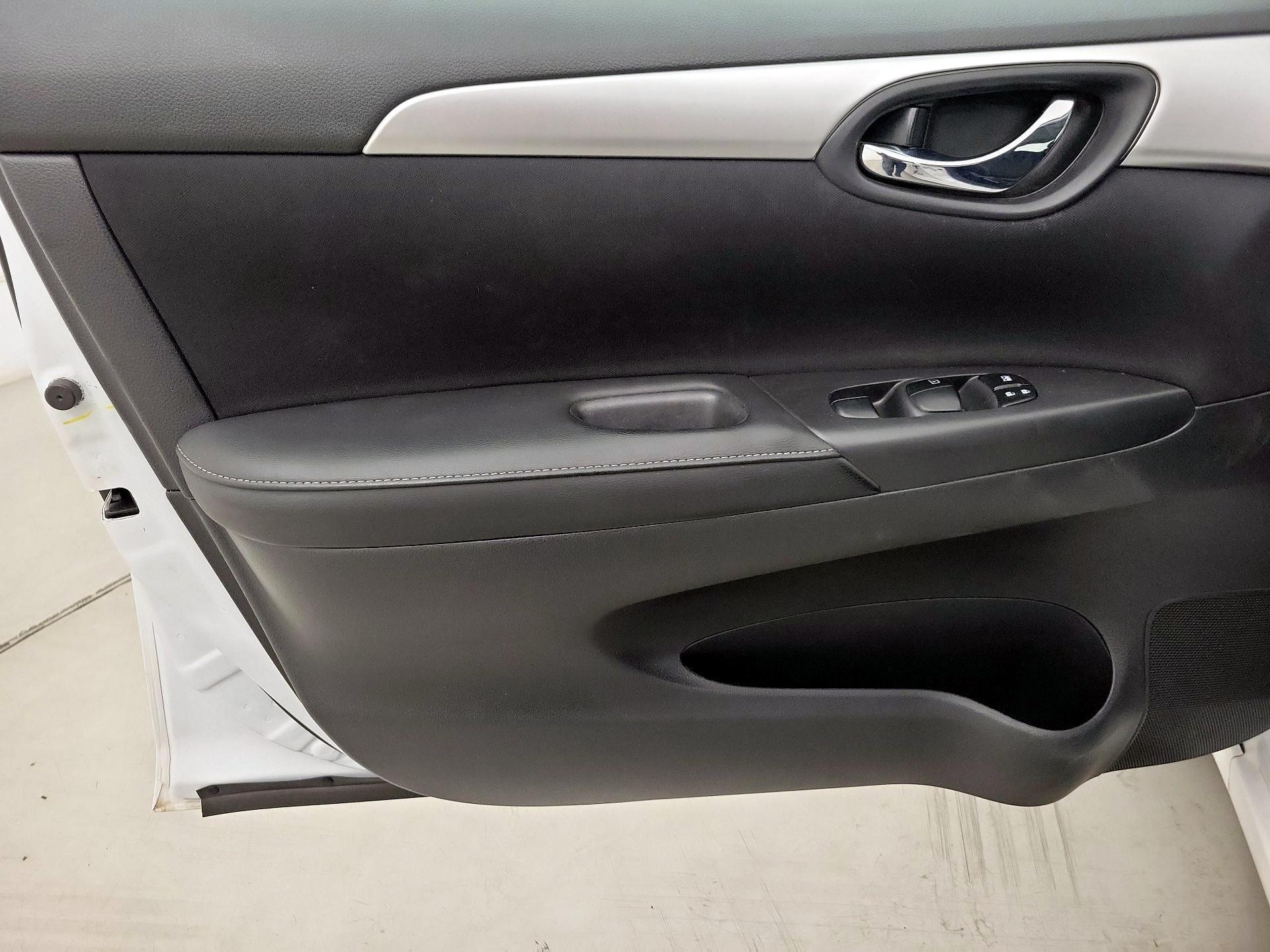 Thumbnail: 2018 Nissan Sentra - 12