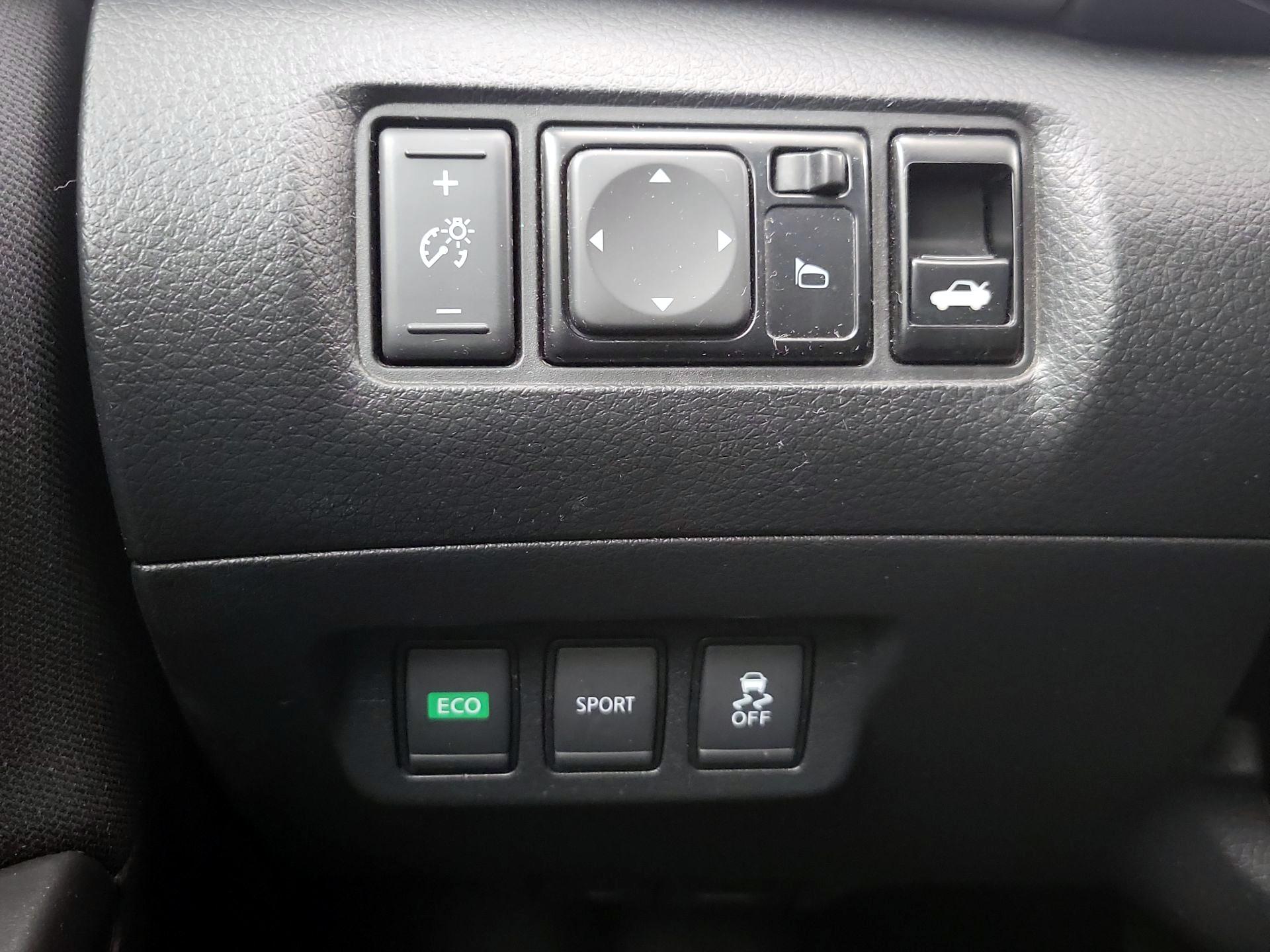 Thumbnail: 2018 Nissan Sentra - 13