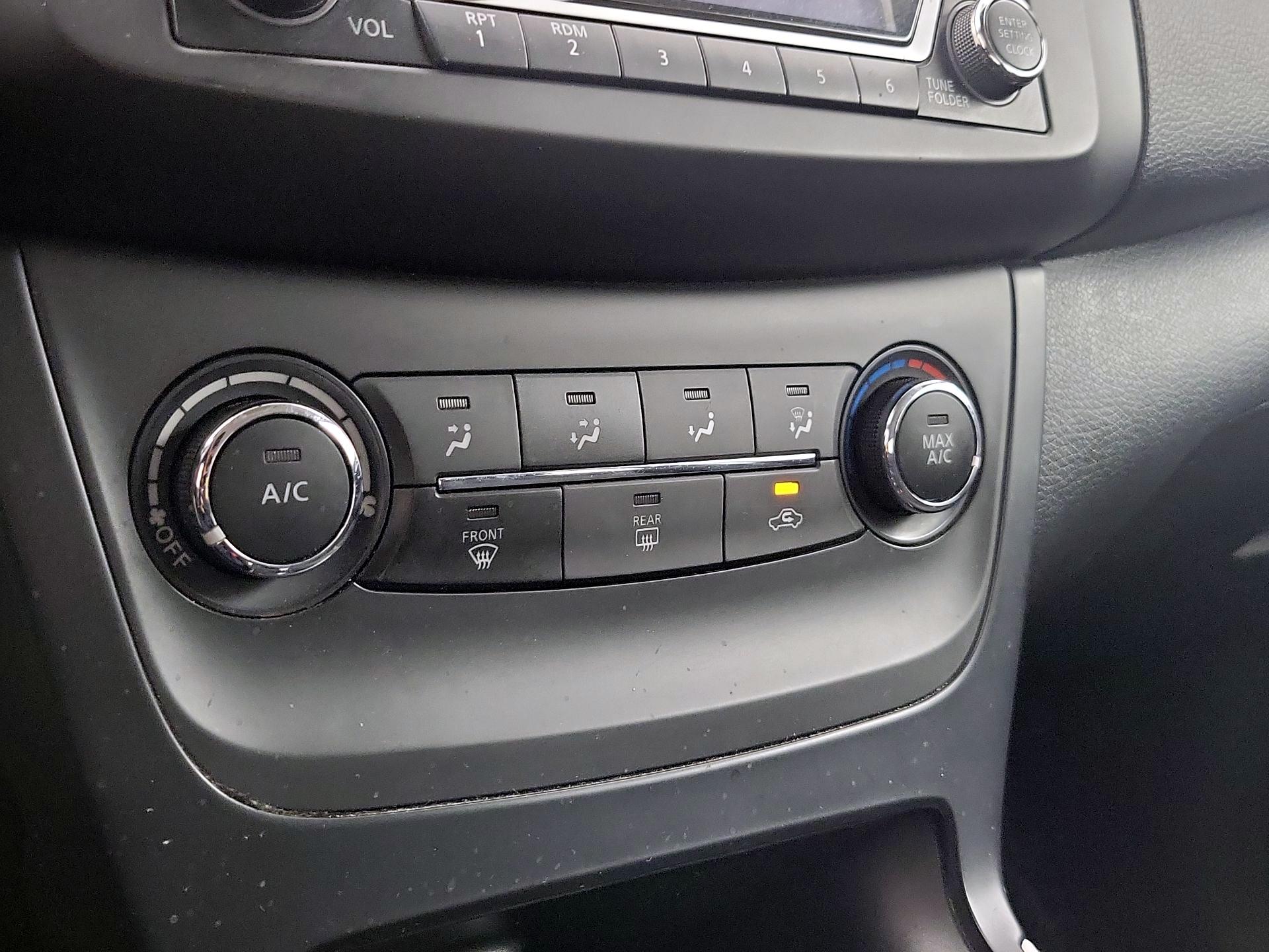 Thumbnail: 2018 Nissan Sentra - 16