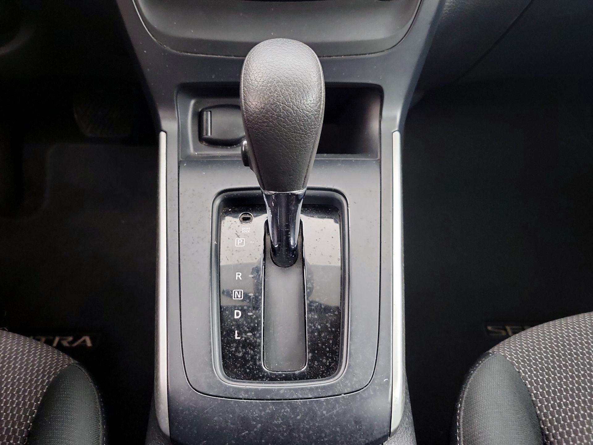 Thumbnail: 2018 Nissan Sentra - 17